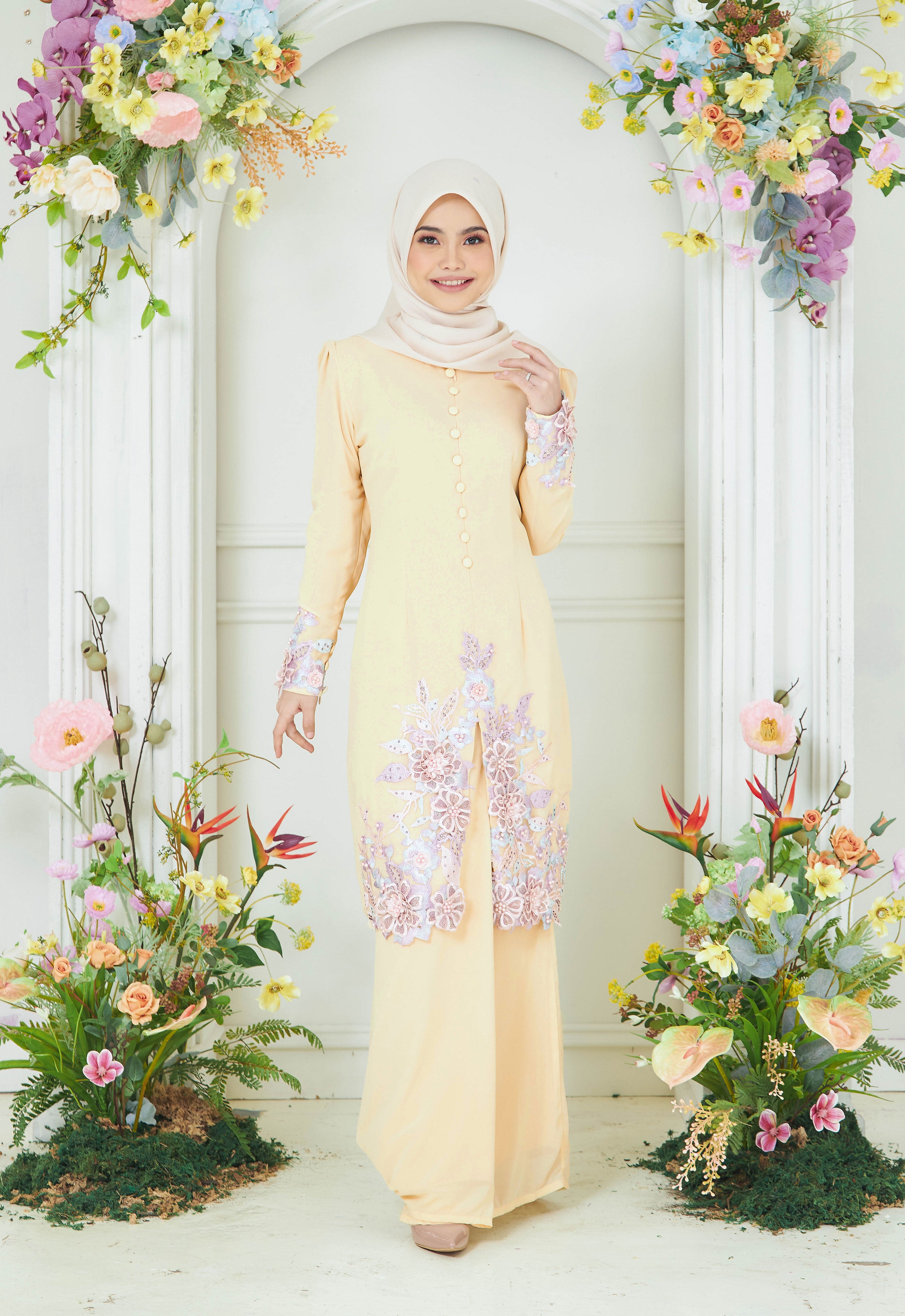 KHADEEJA KEBAYA - SOFT YELLOW