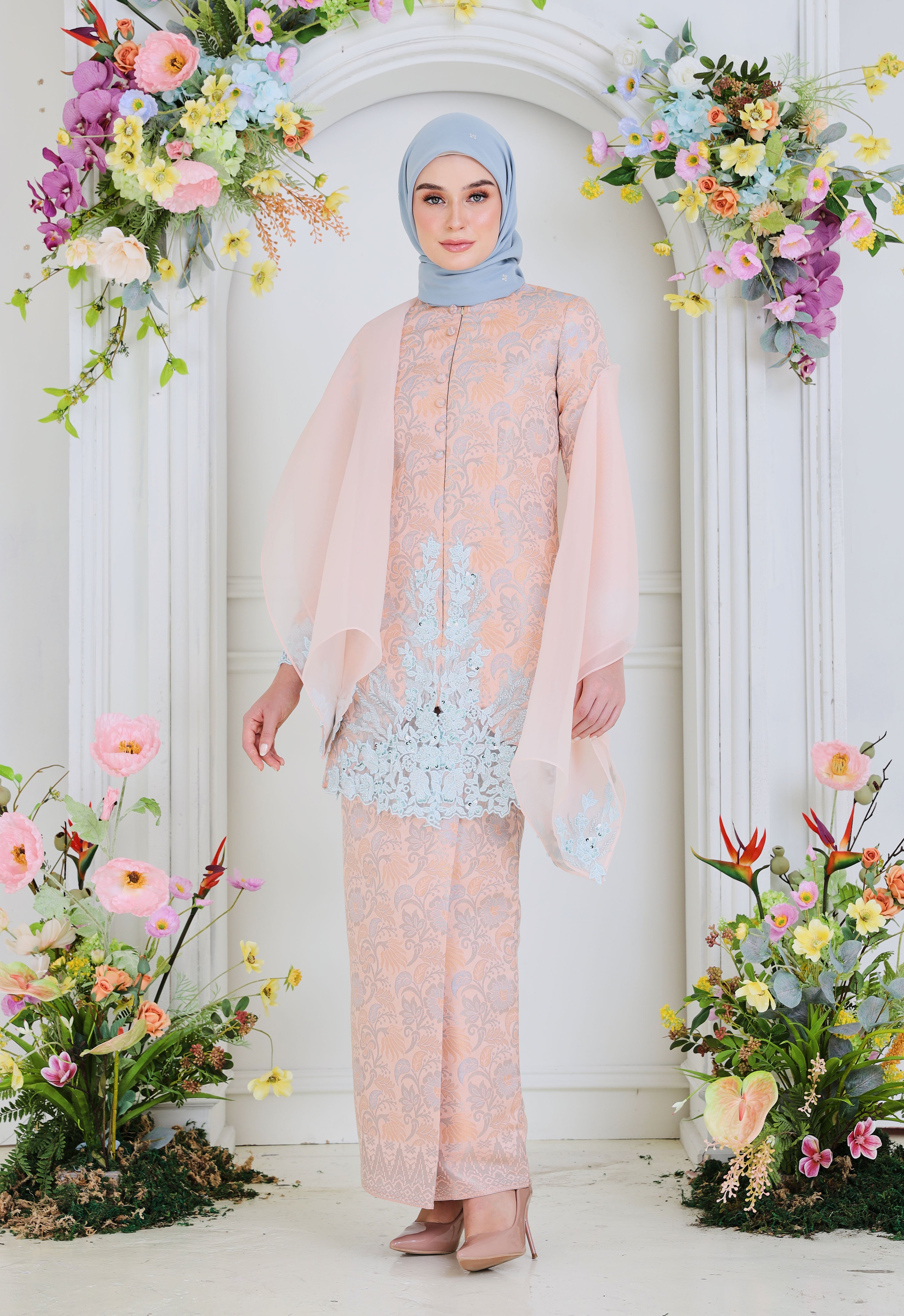 CHE AZIZAH LUXE KEBAYA - PINK BLUE