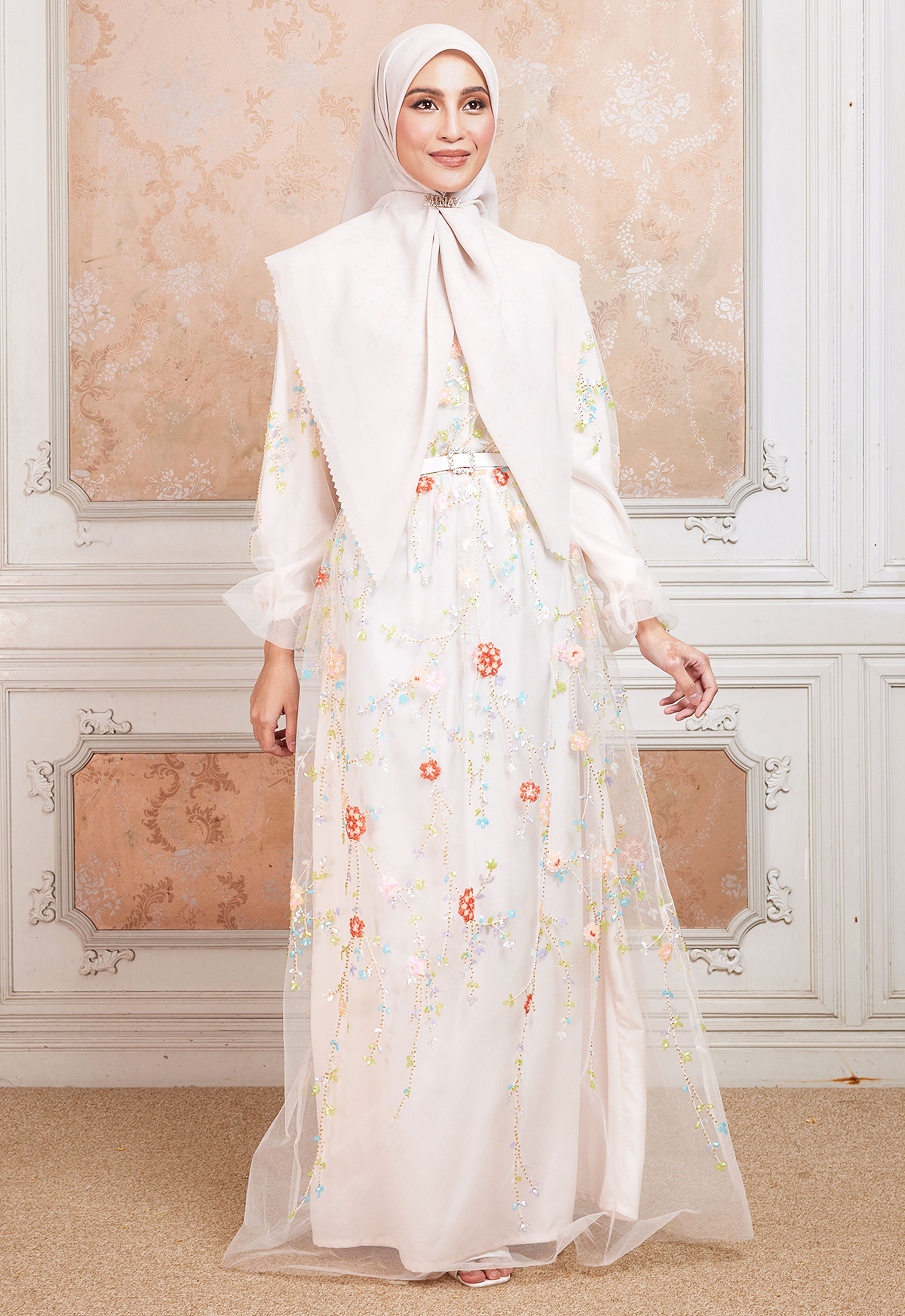 GAUN MAWAR SUPER LUXE - PUTIH UMBUT (AS-IS)