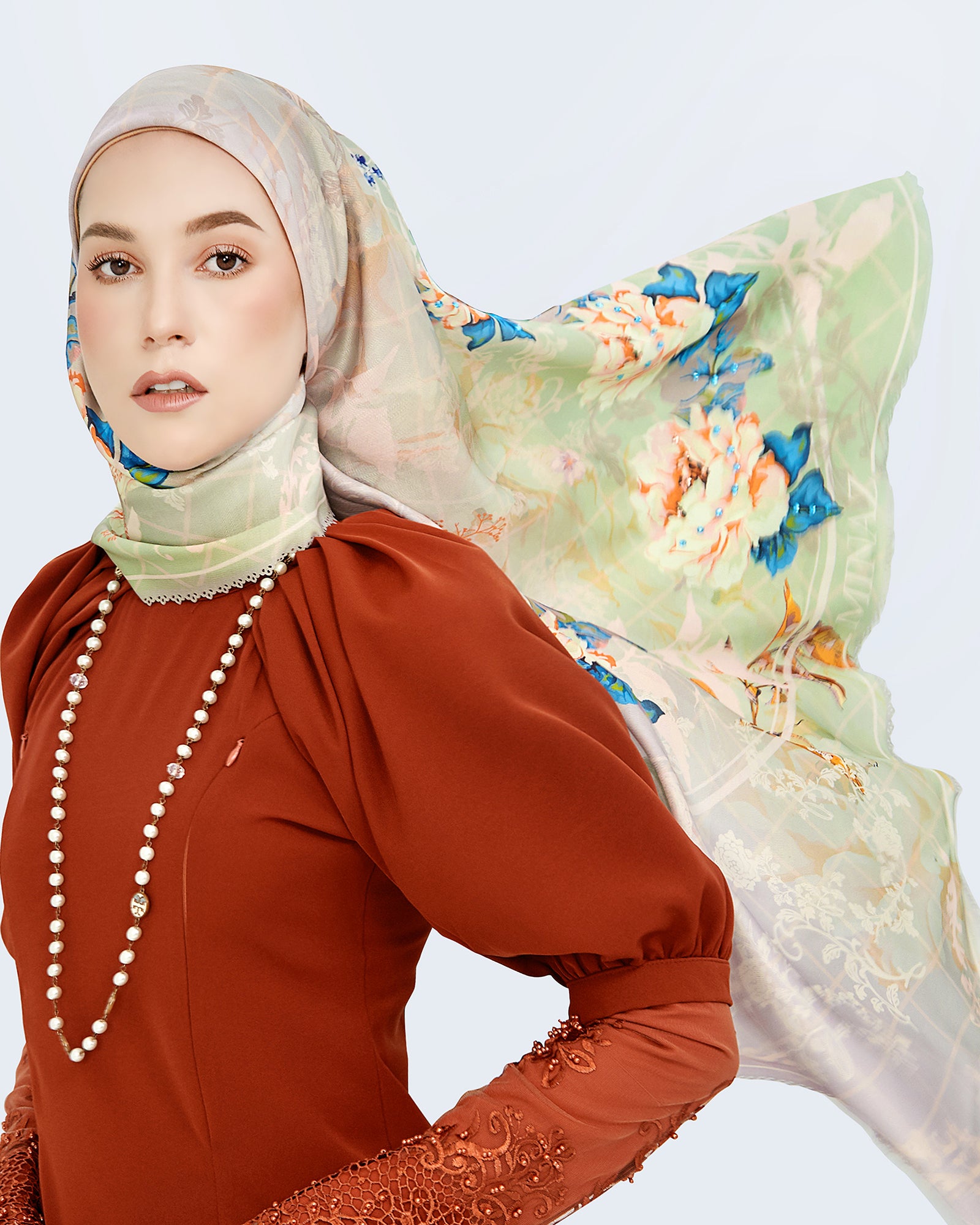SECRET GARDEN SQUARE SCARF - GREEN