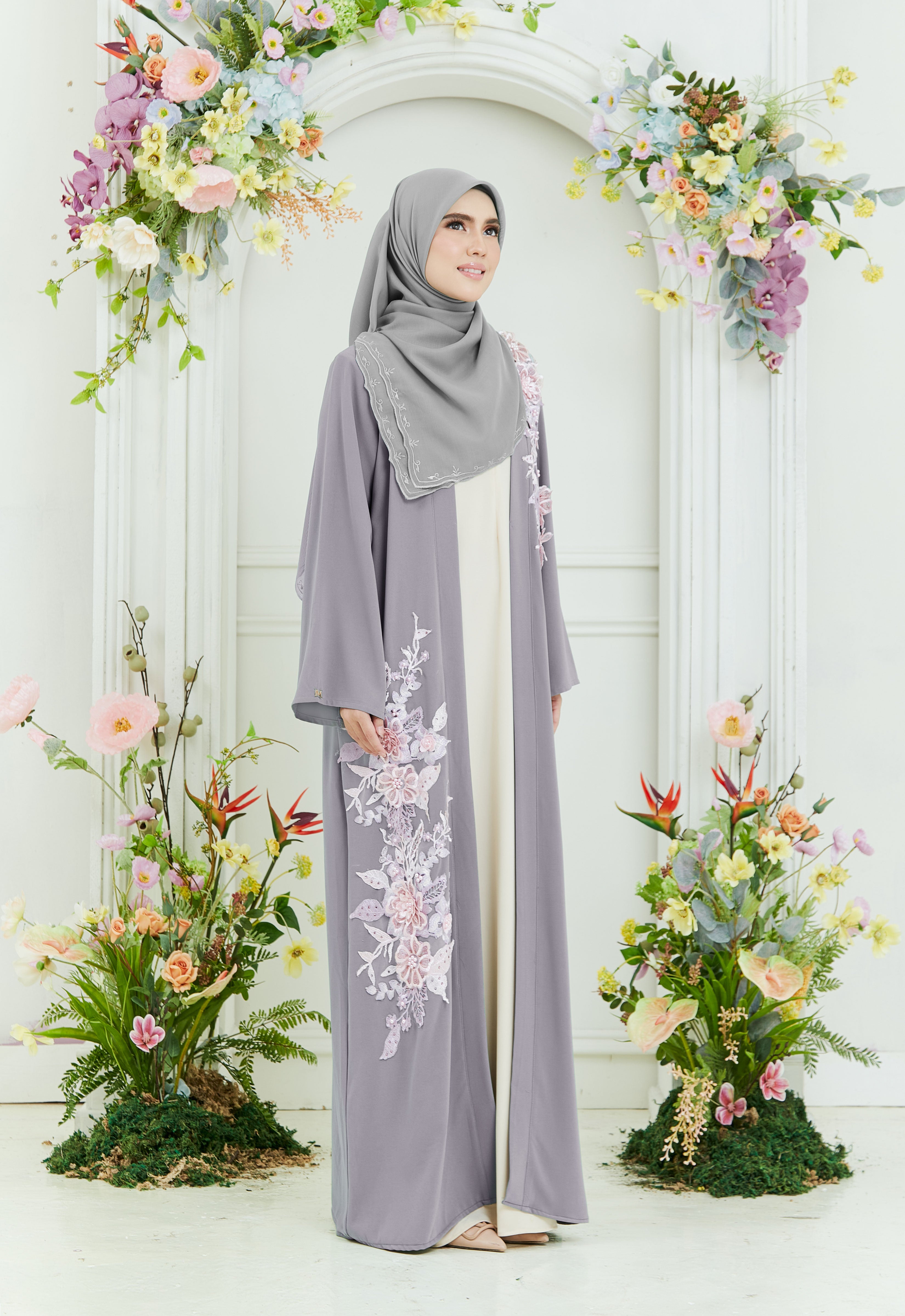 KHADEEJA ABAYA - LIGHT GRAY