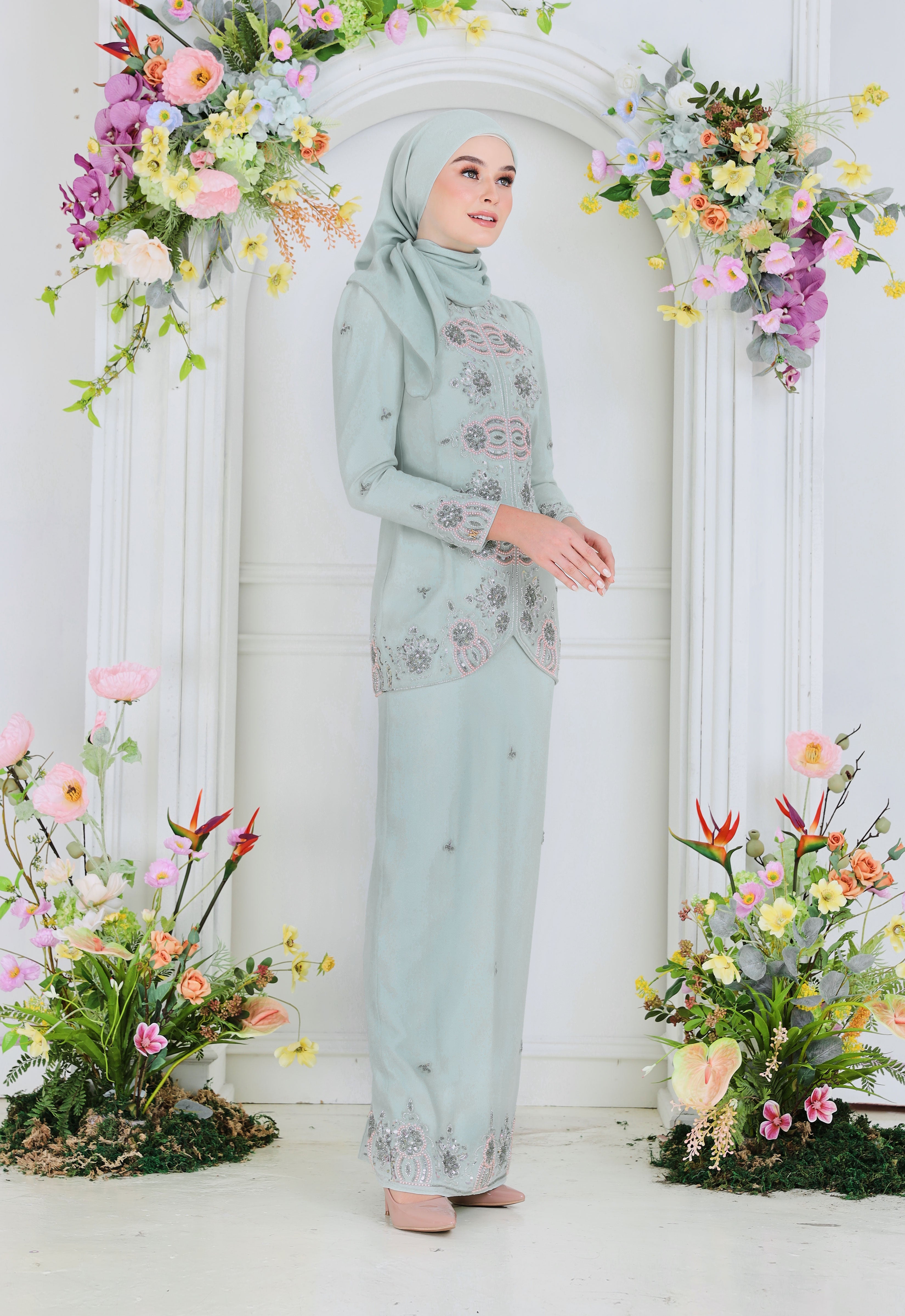 ARYA LUXE MINI KEBAYA - GRAY GREEN