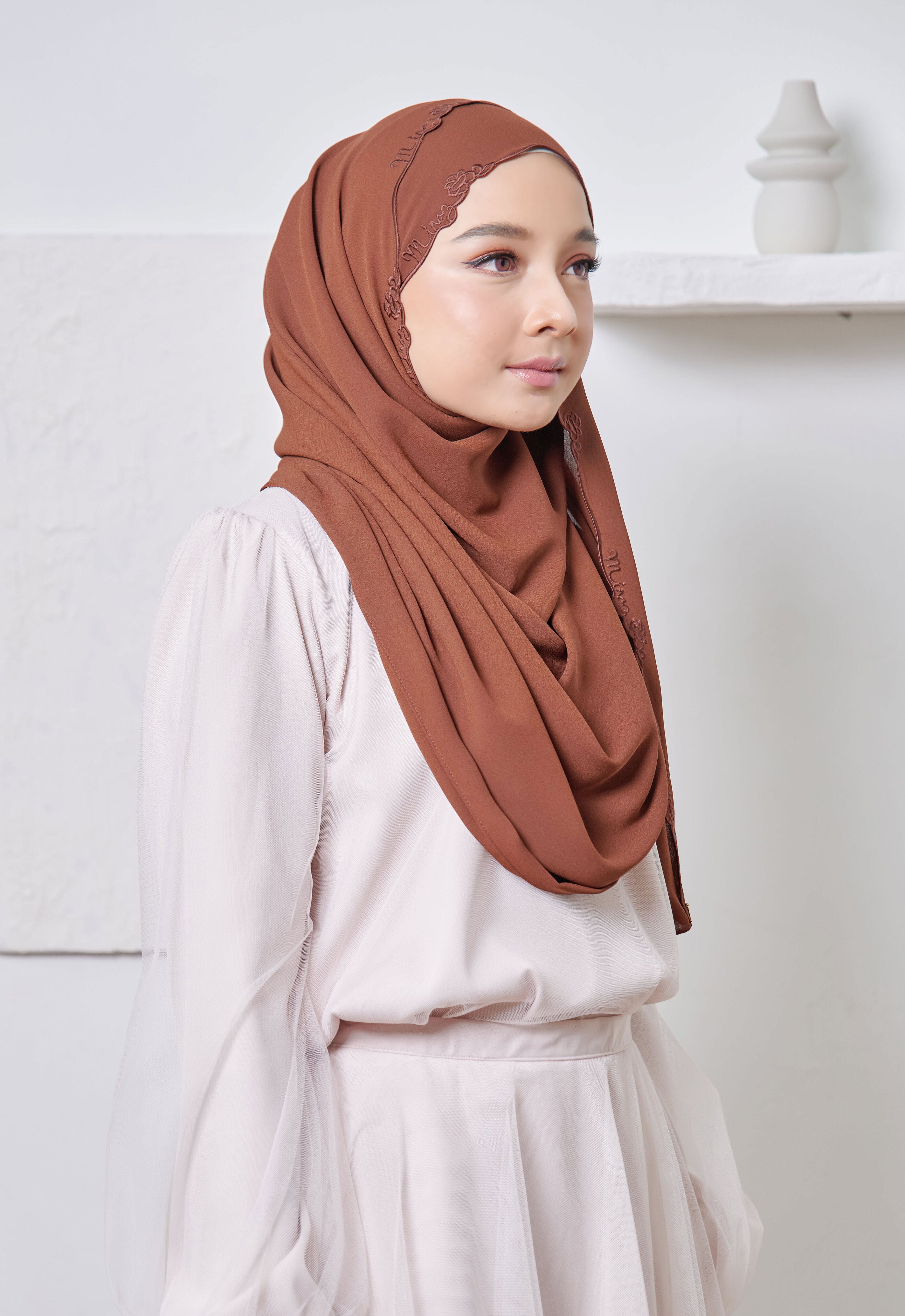 SAREEMA SHAWL - CAMBRIDGE BROWN