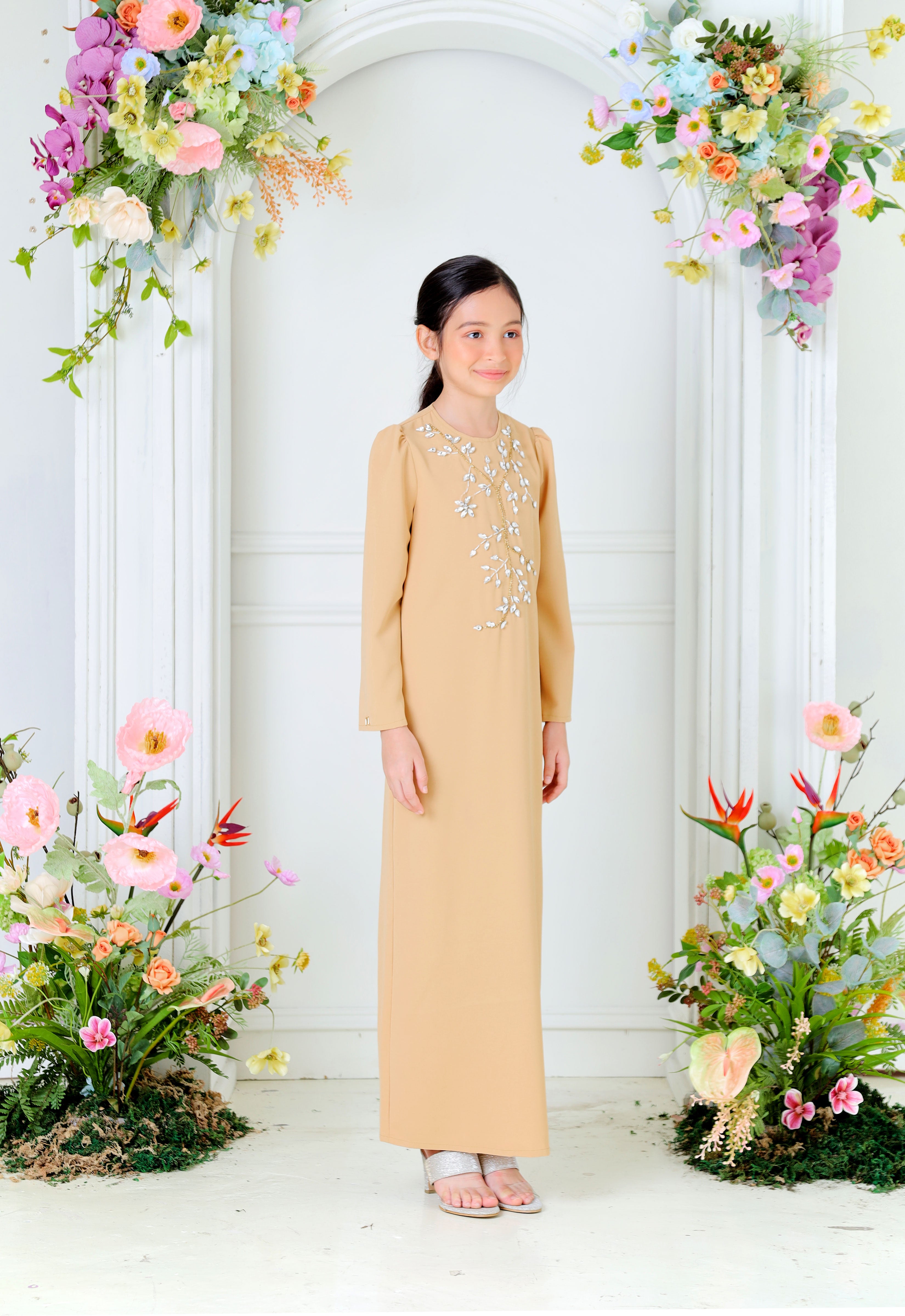 ZEHRA KIDS ABAYA - LIGHT BROWN