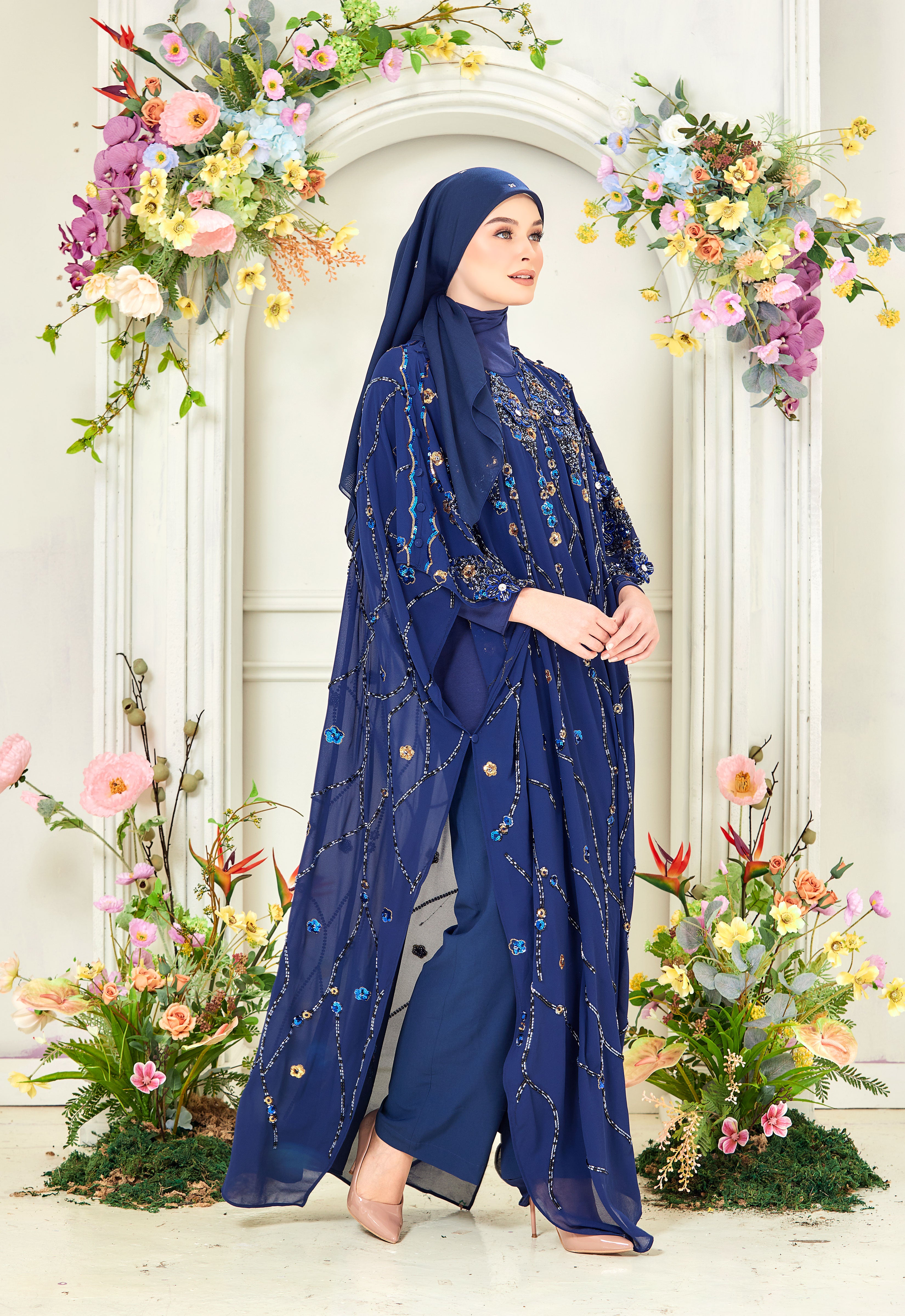 WAFIYAA SUPER LUXE KAFTAN - BLUE