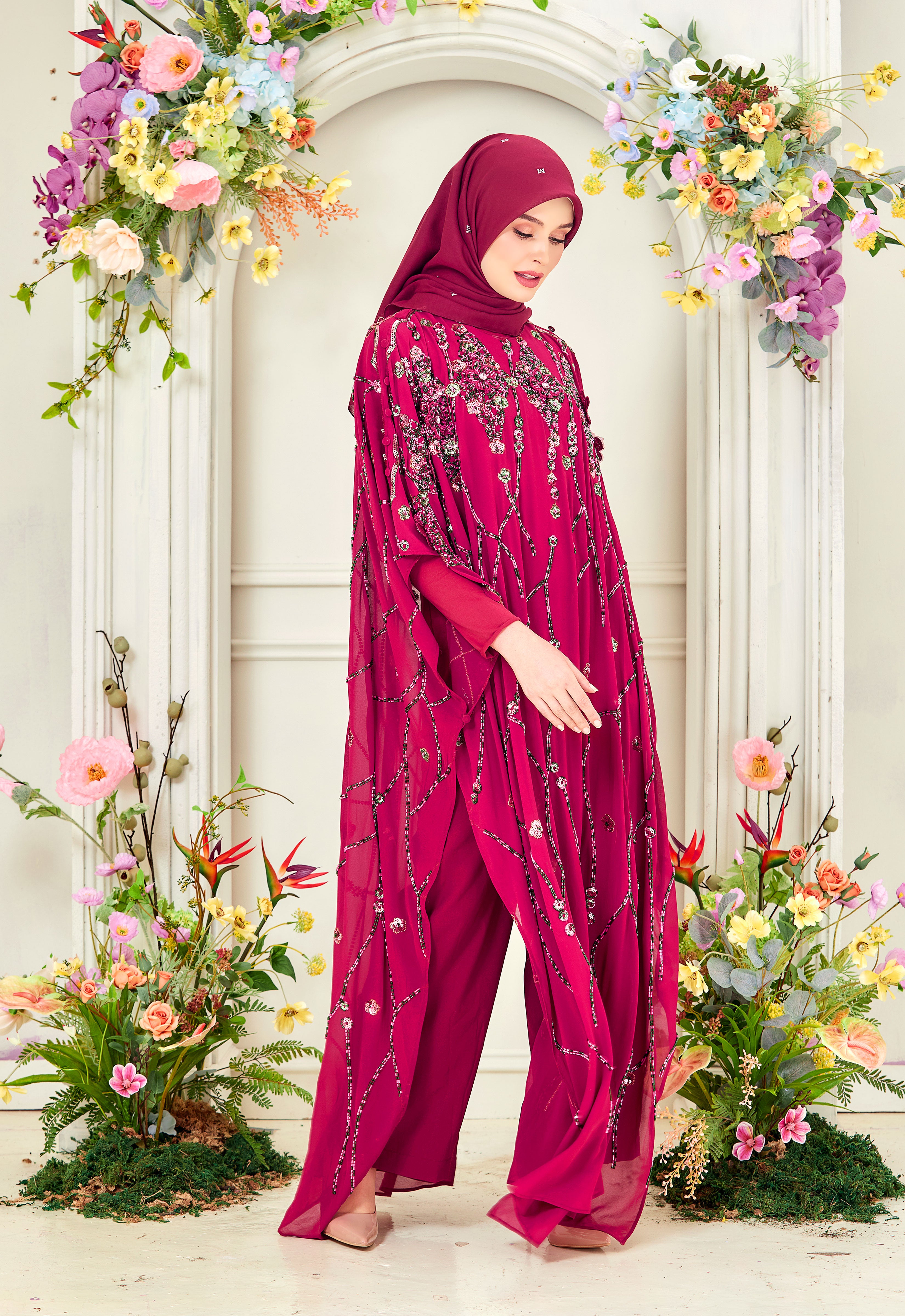 WAFIYAA SUPER LUXE KAFTAN - MAGENTA