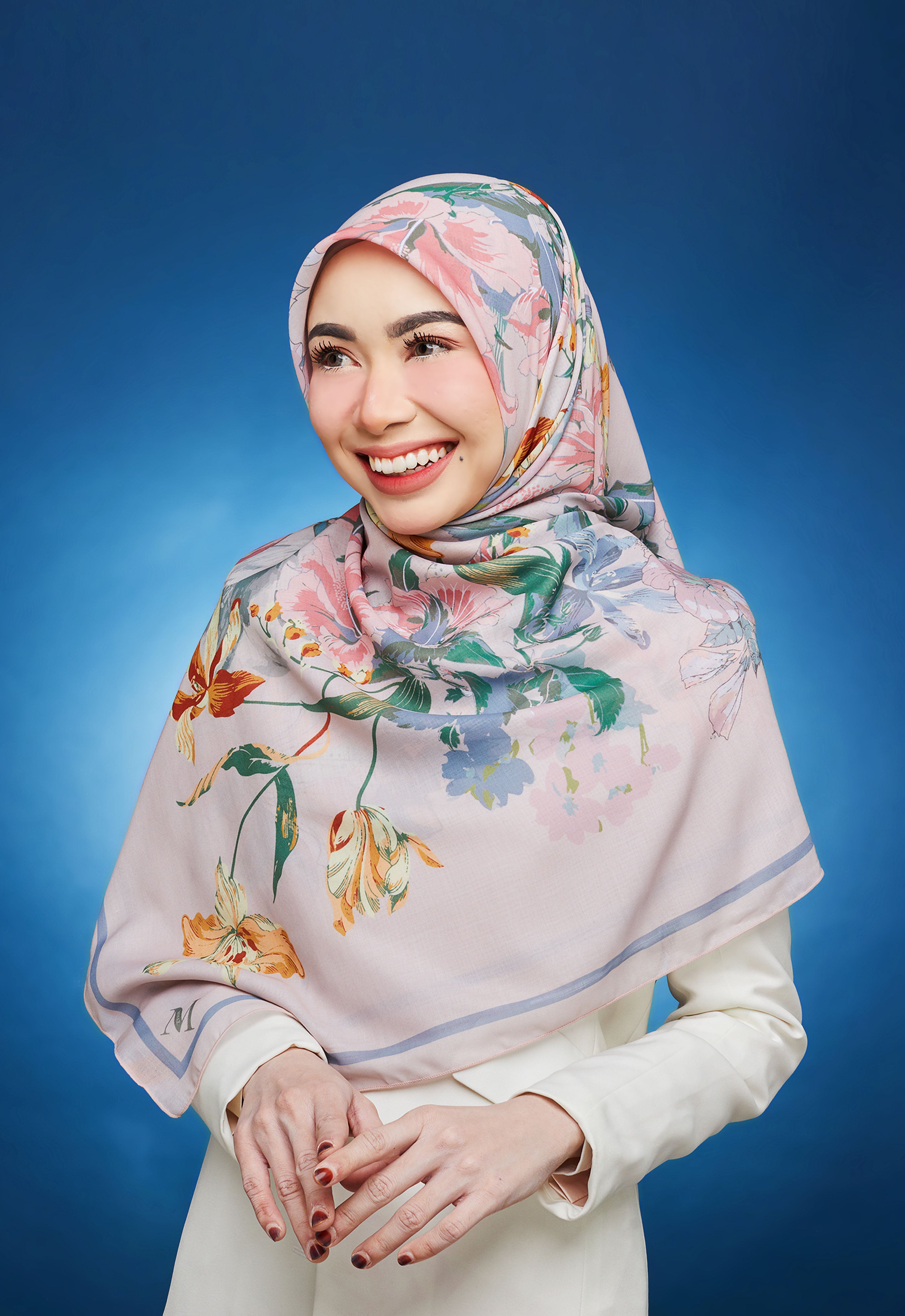 BUNGA RAYA CINTA BAWAL