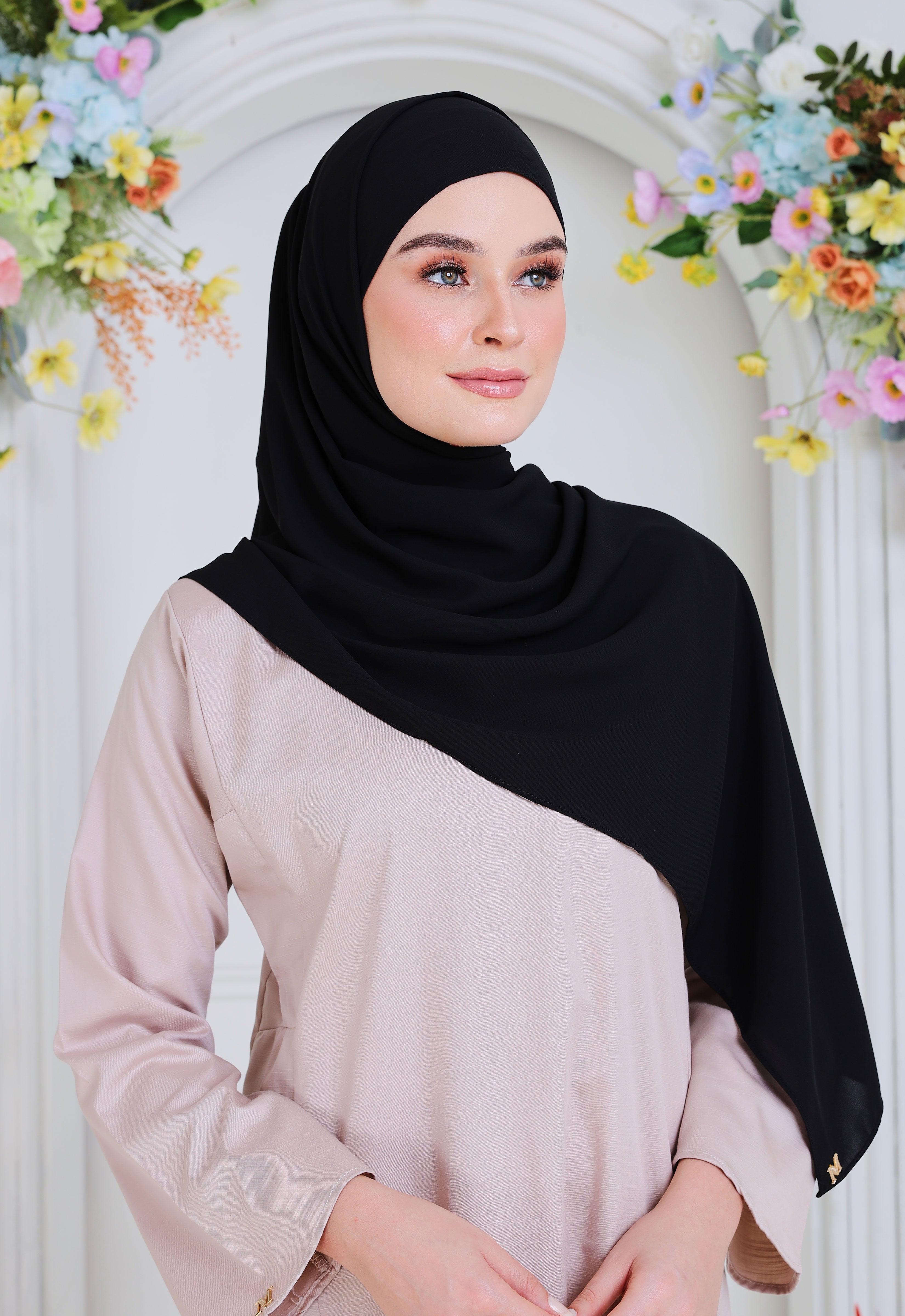 BASIC PLAIN SHAWL - BLACK