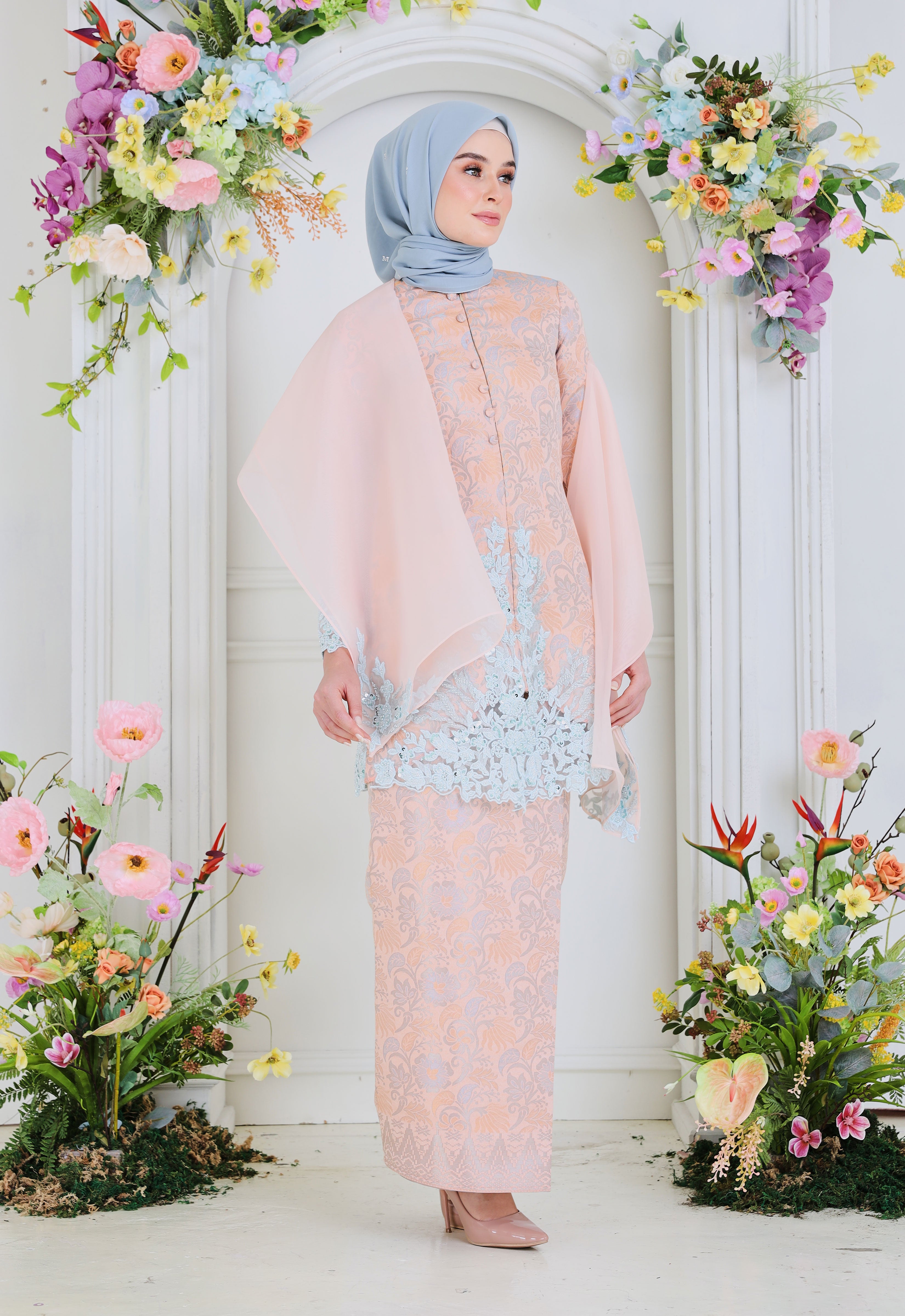 CHE AZIZAH LUXE KEBAYA - PINK BLUE