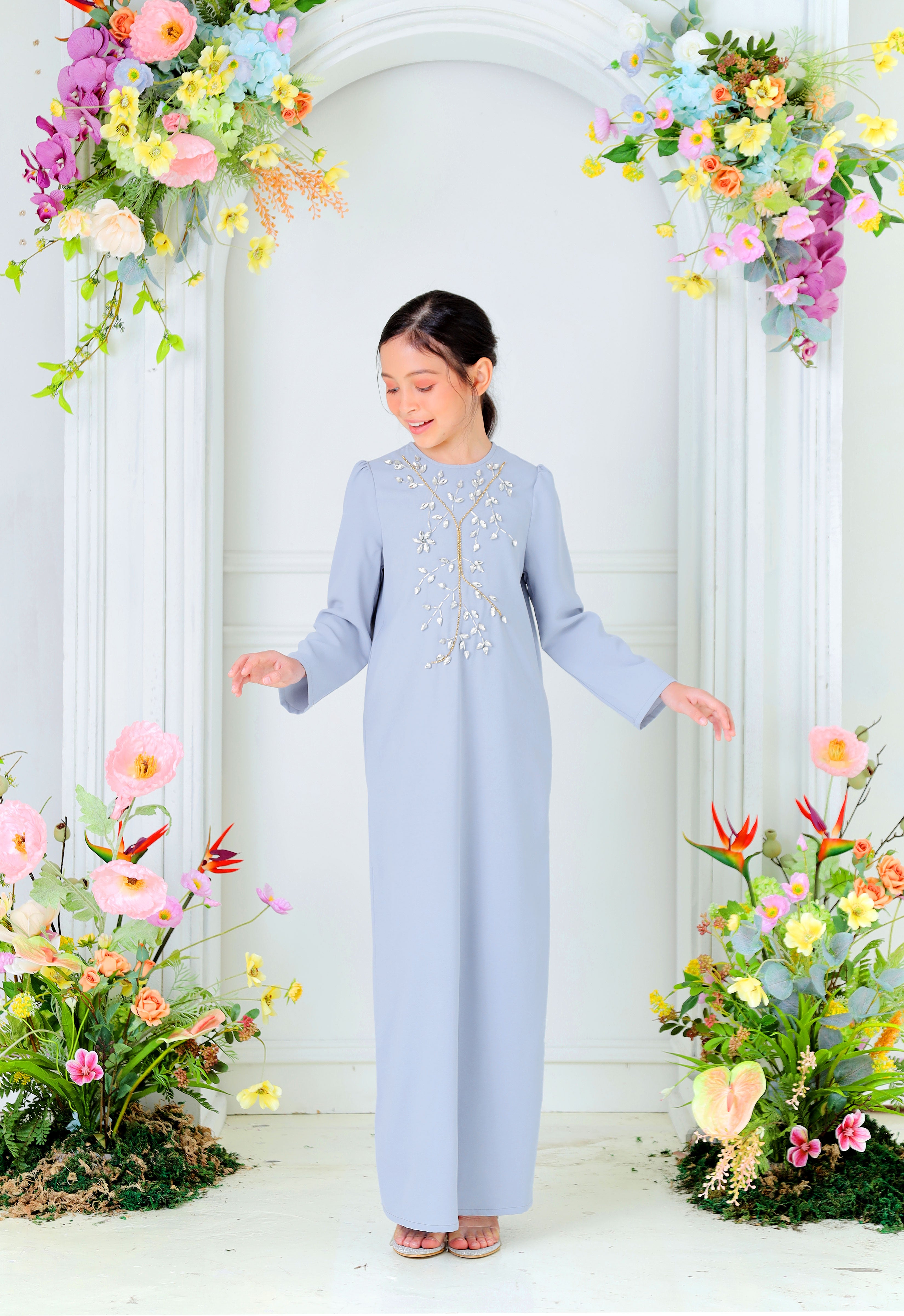 ZEHRA KIDS ABAYA - LIGHT GRAY