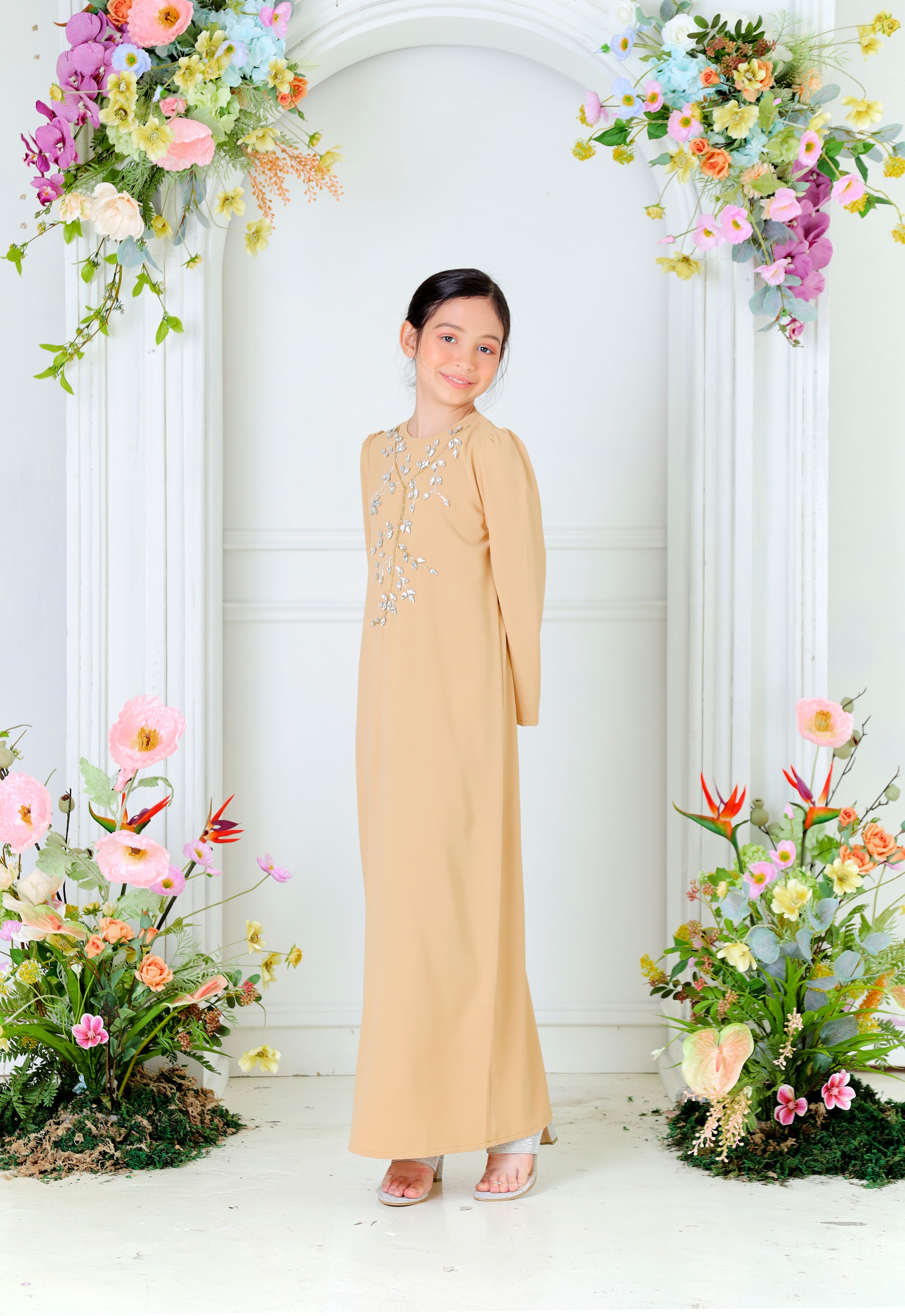 ZEHRA KIDS ABAYA - LIGHT BROWN