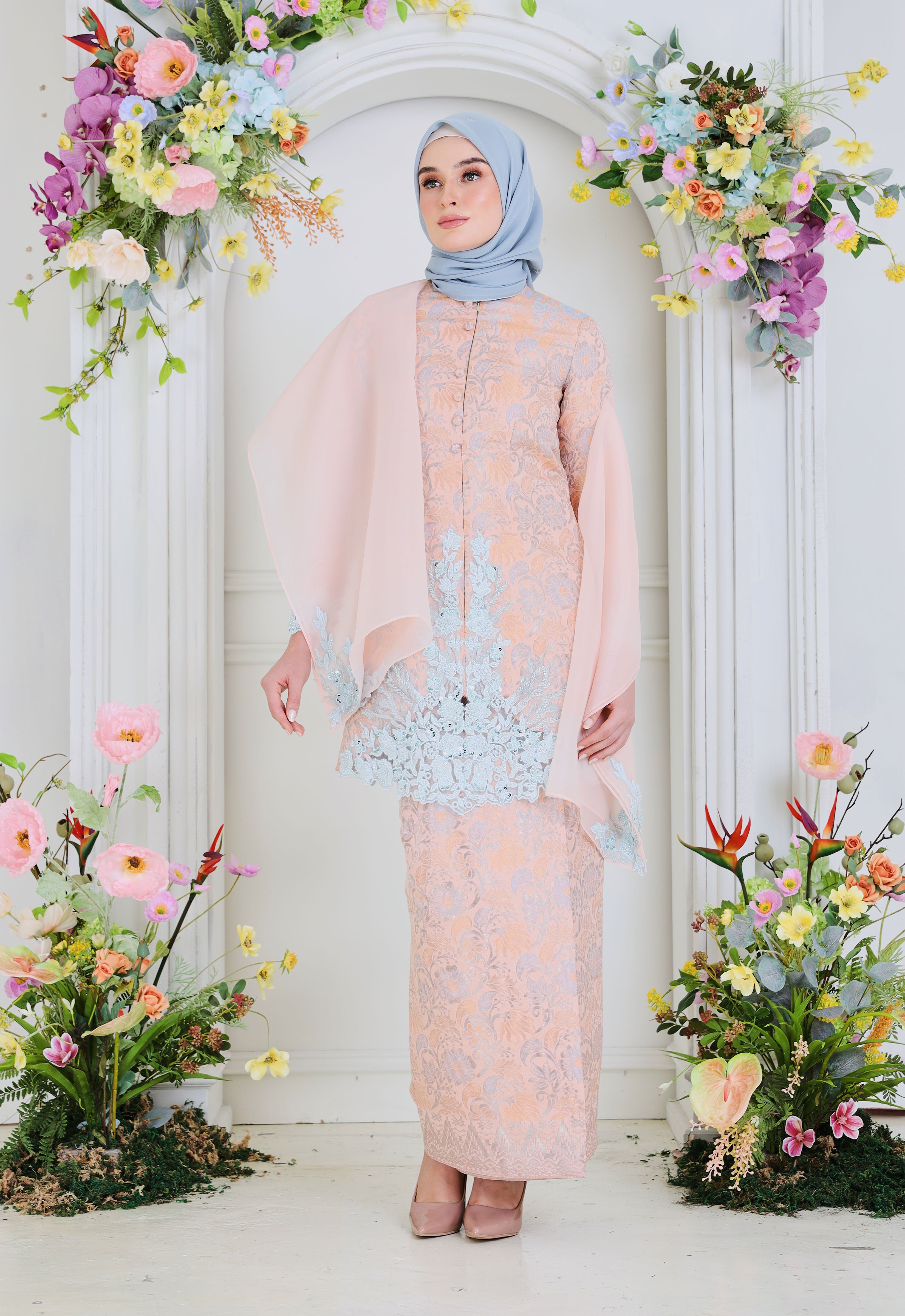 CHE AZIZAH LUXE KEBAYA - PINK BLUE
