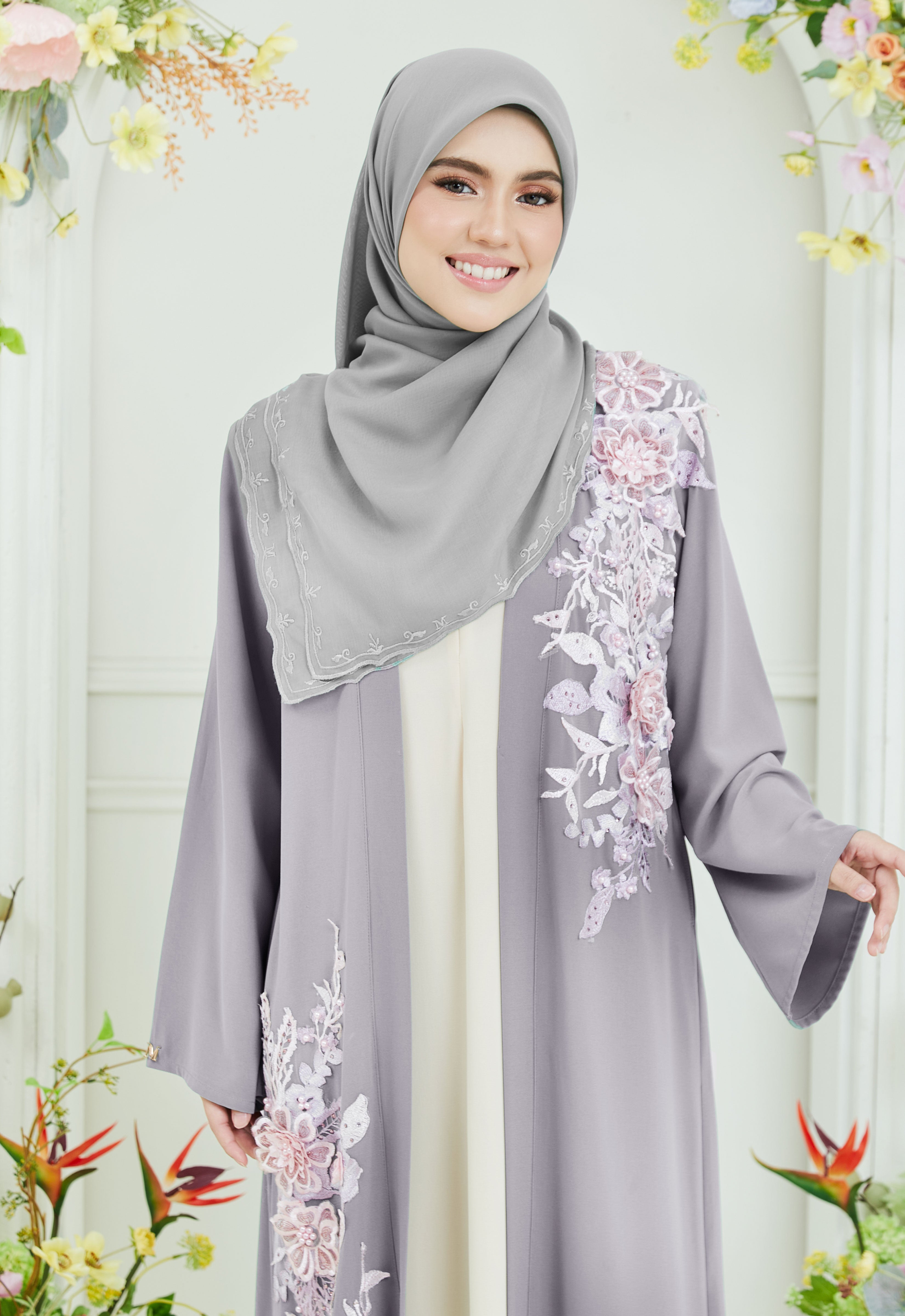 KHADEEJA ABAYA - LIGHT GRAY