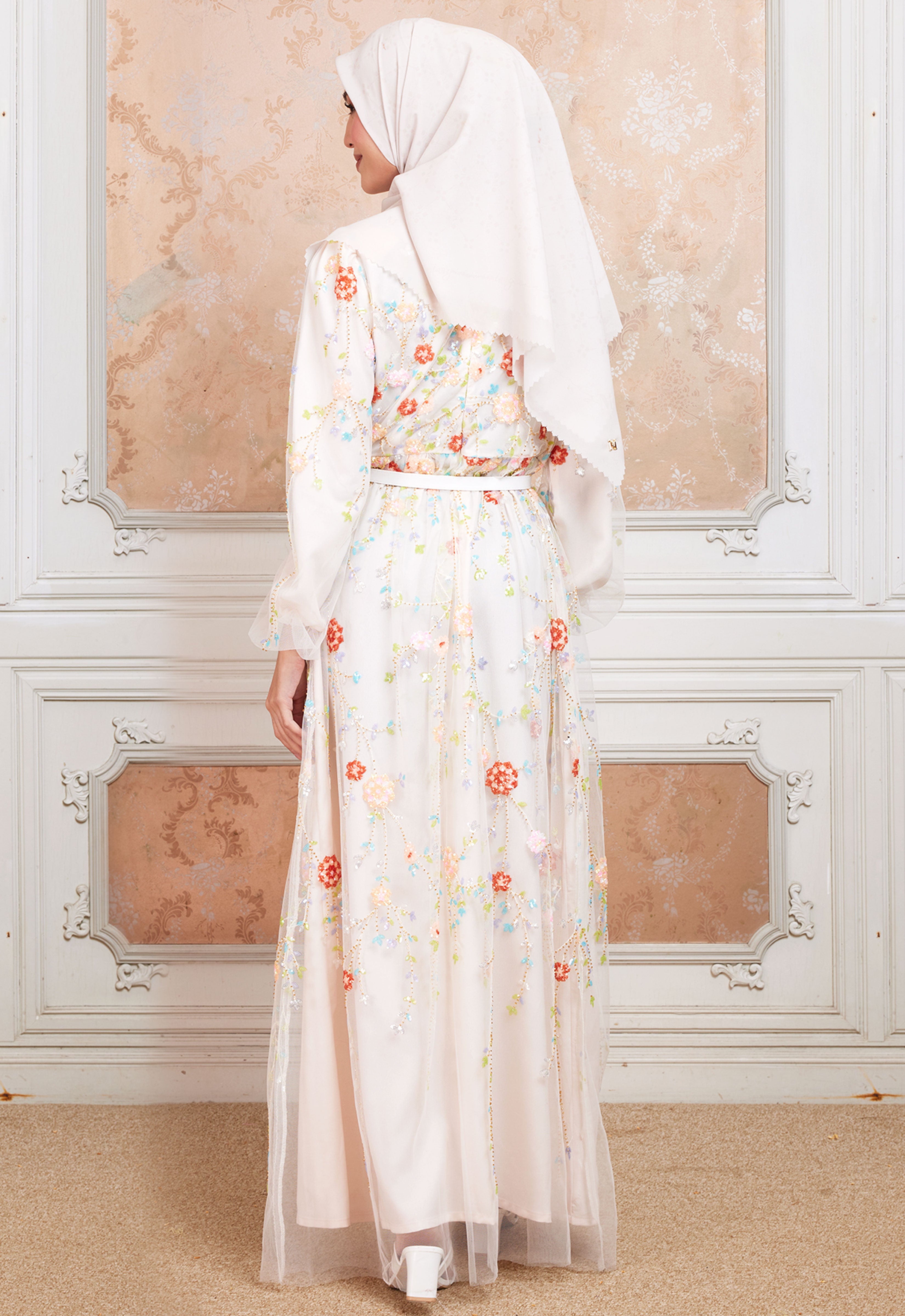 GAUN MAWAR SUPER LUXE - PUTIH UMBUT (AS-IS)