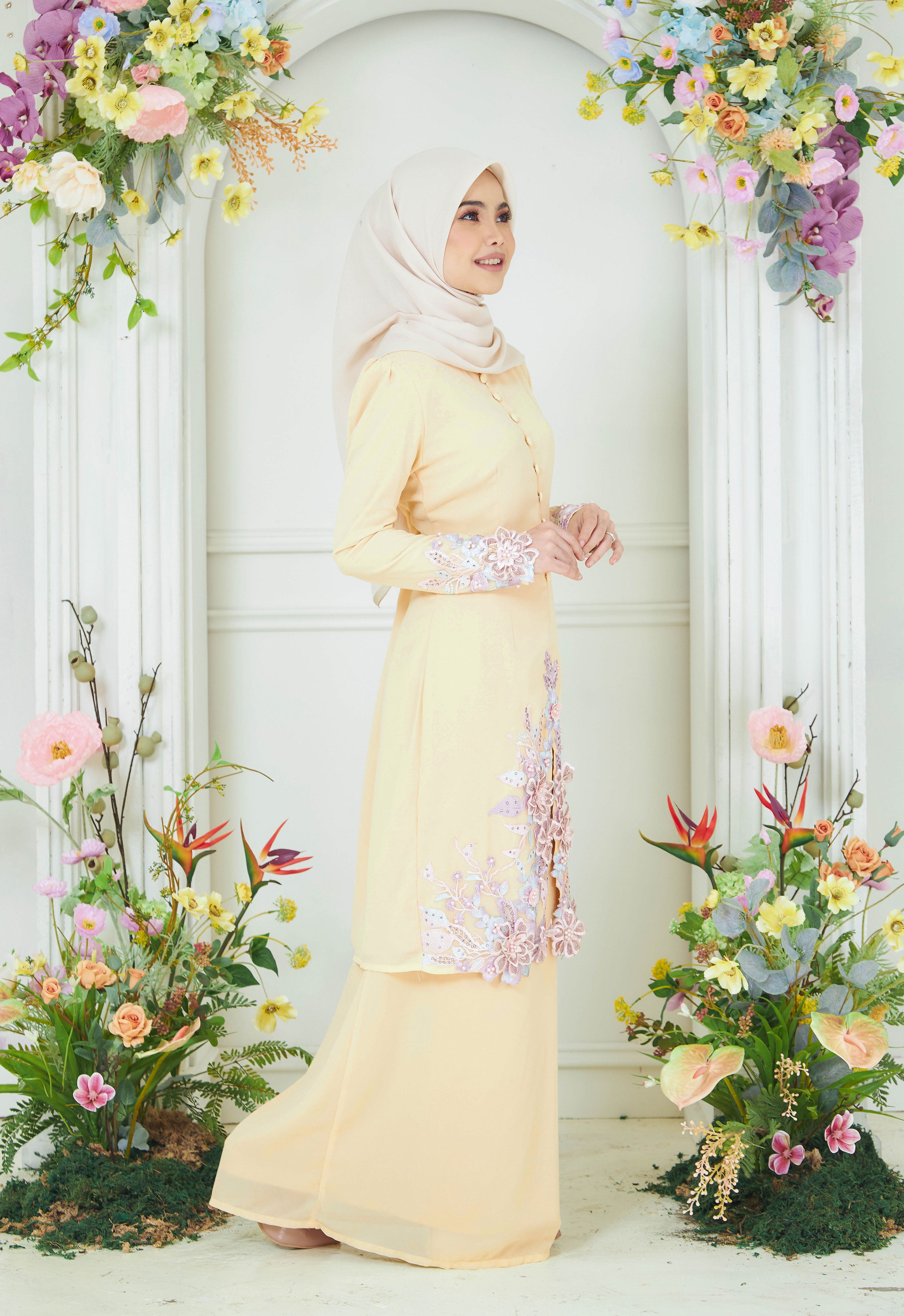 KHADEEJA KEBAYA - SOFT YELLOW