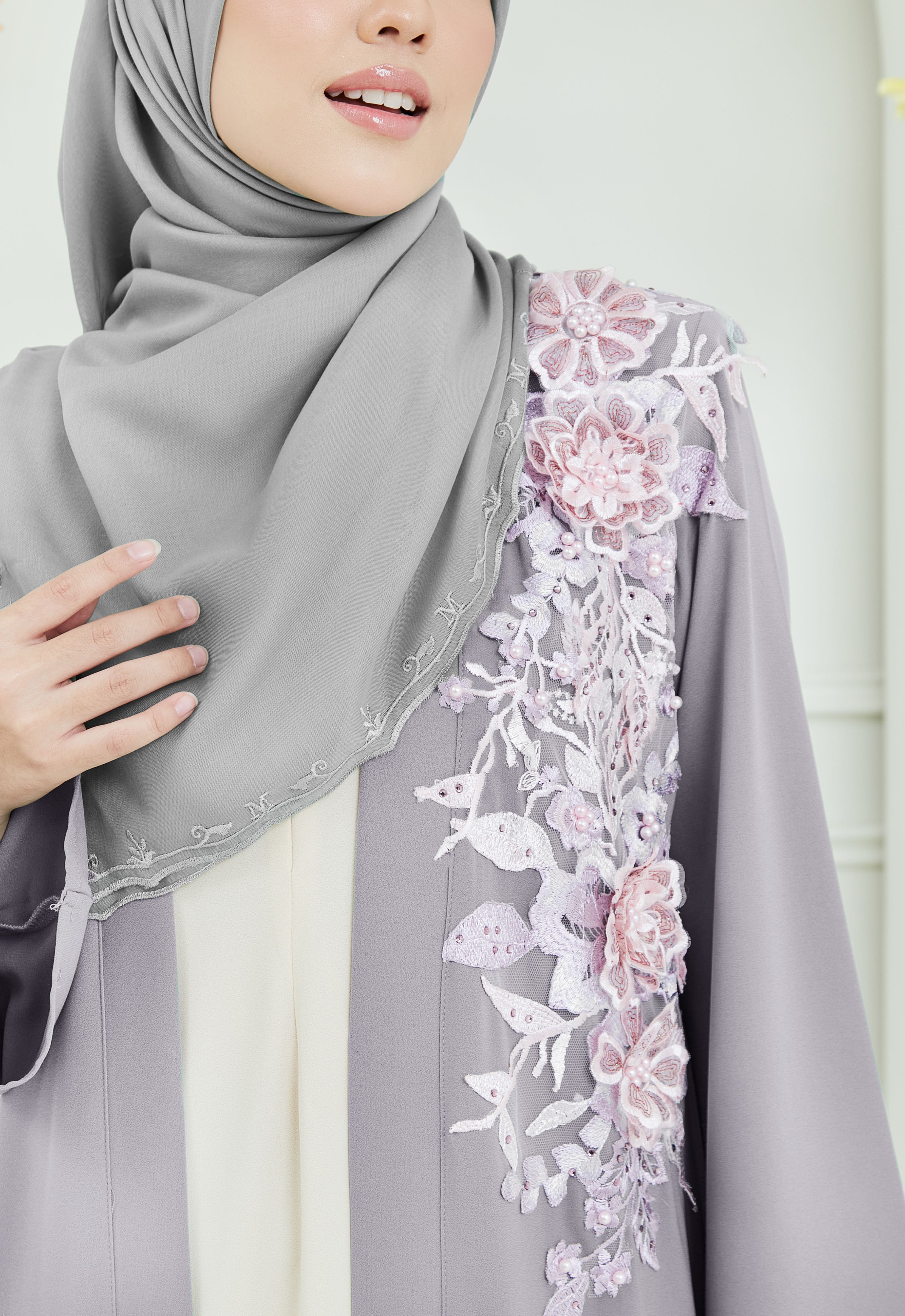KHADEEJA ABAYA - LIGHT GRAY