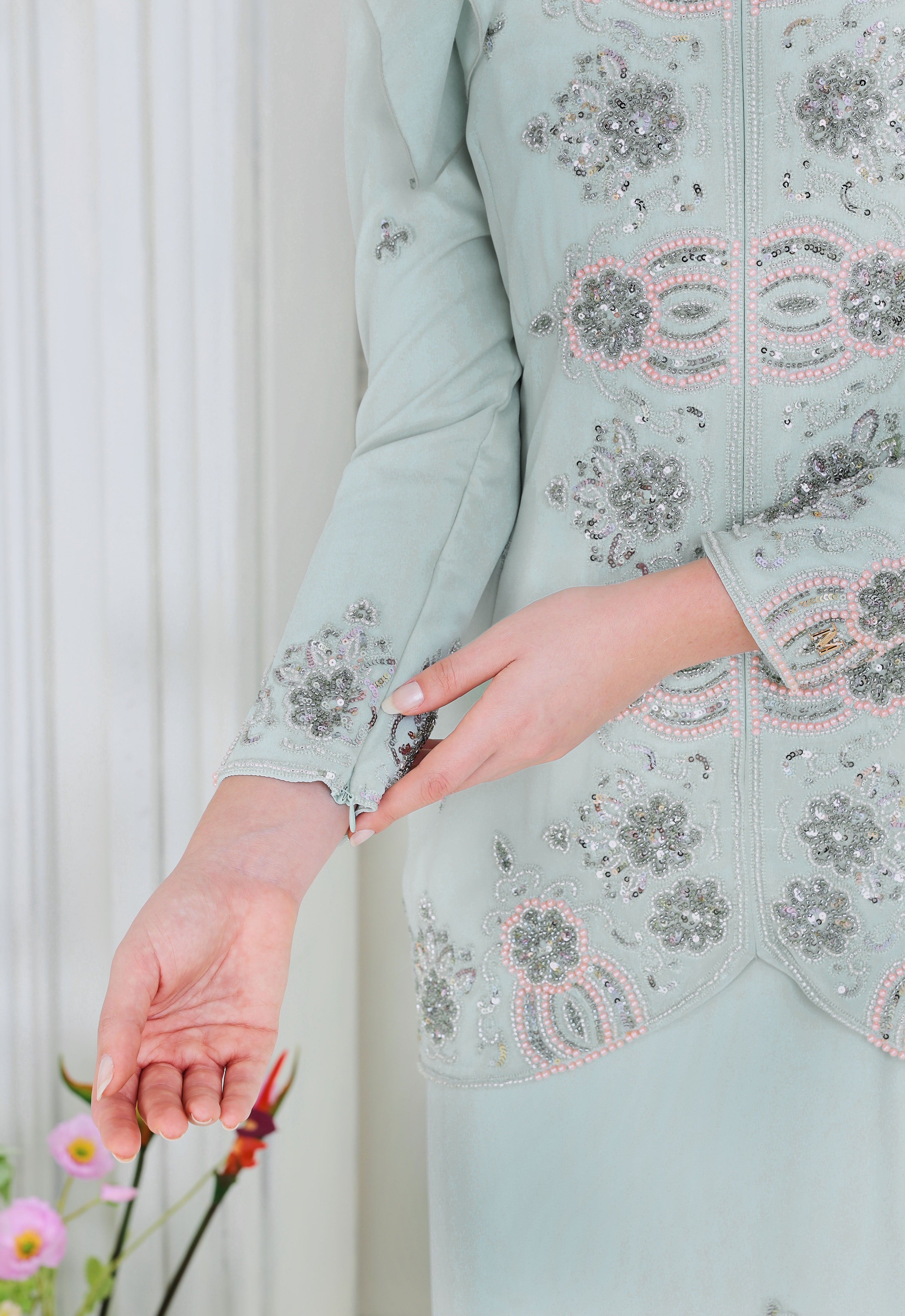 ARYA LUXE MINI KEBAYA - GRAY GREEN