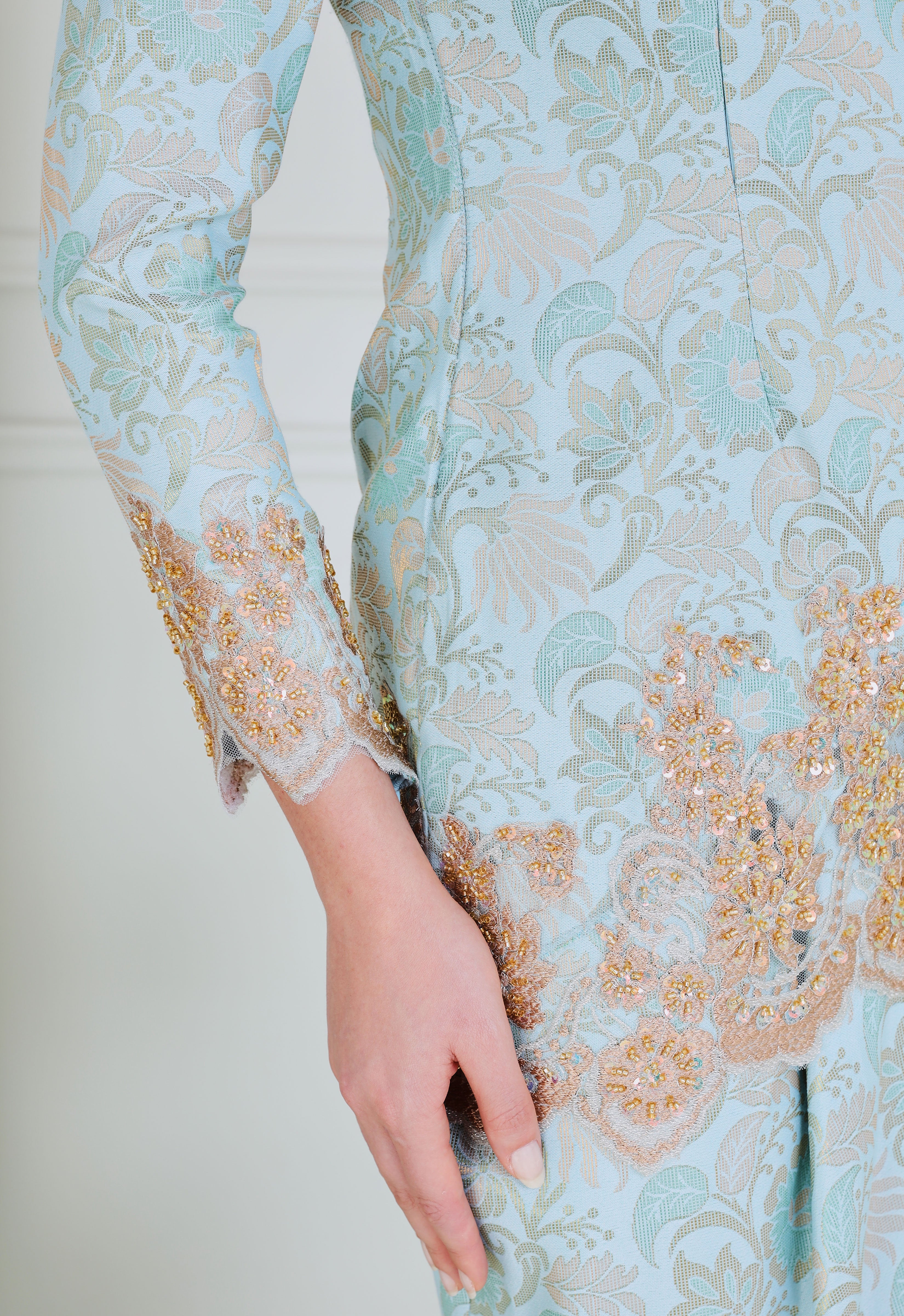 CHE AMINAH LUXE MINI KEBAYA - FROZEN BLUE
