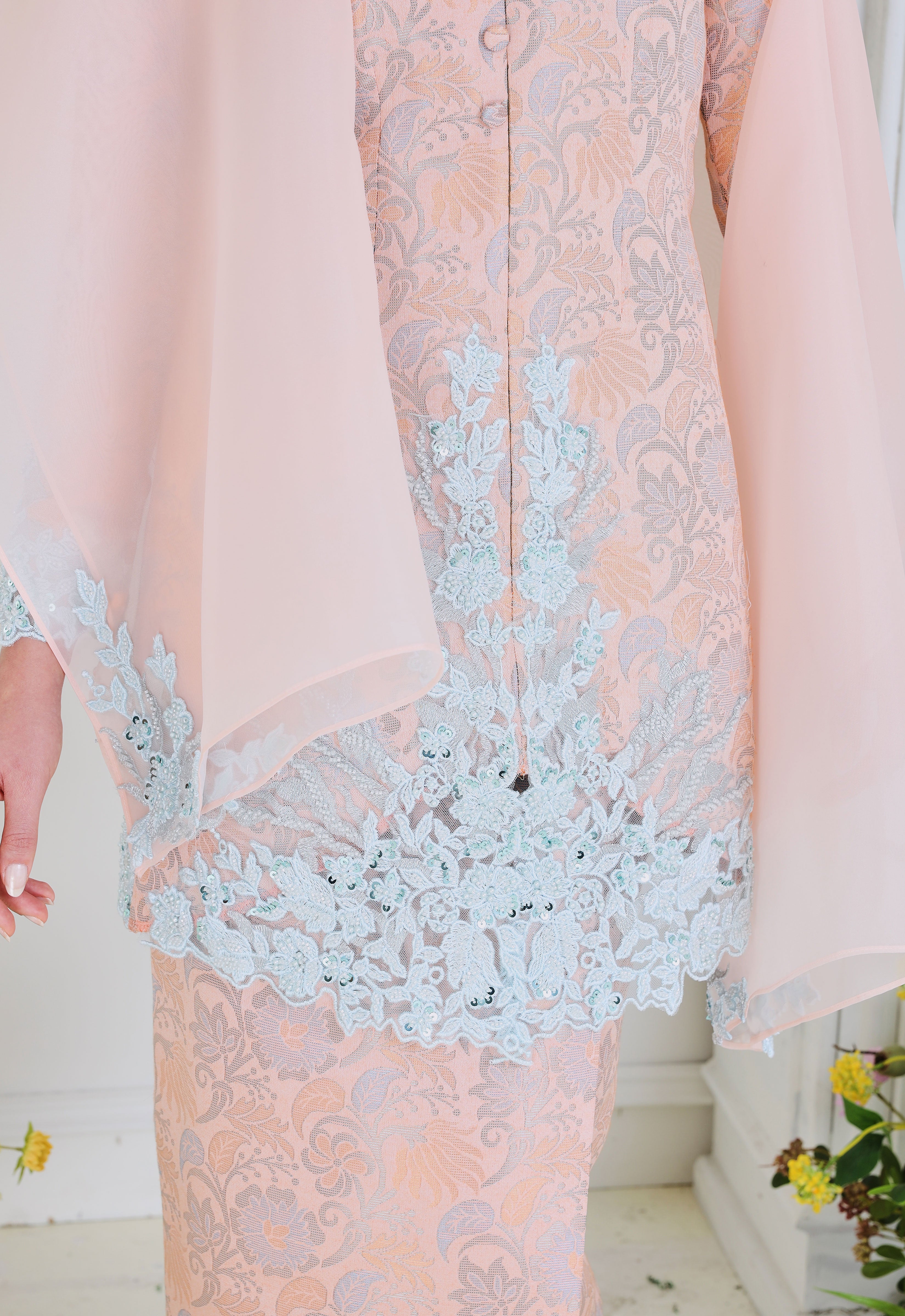 CHE AZIZAH LUXE KEBAYA - PINK BLUE