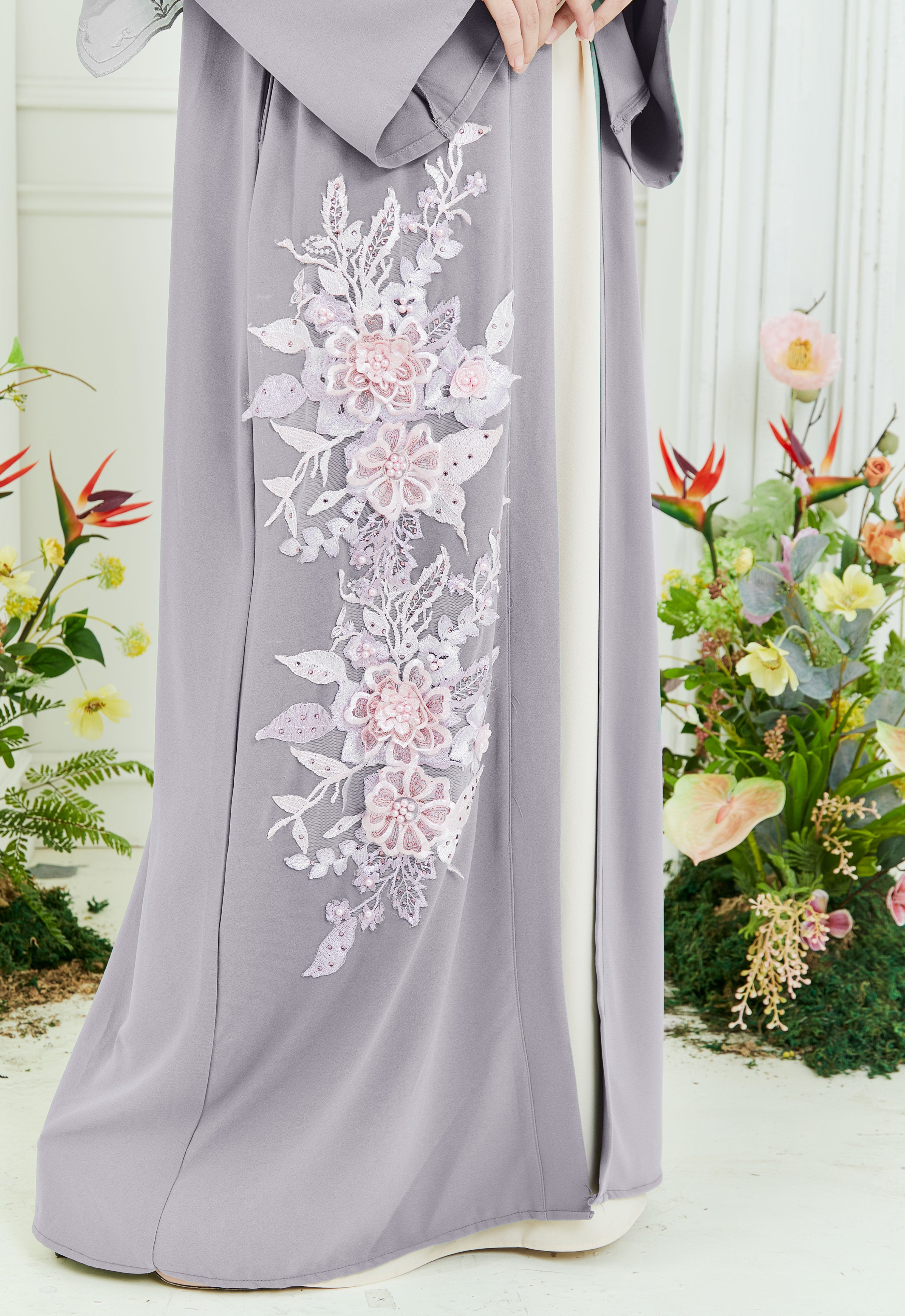 KHADEEJA ABAYA - LIGHT GRAY
