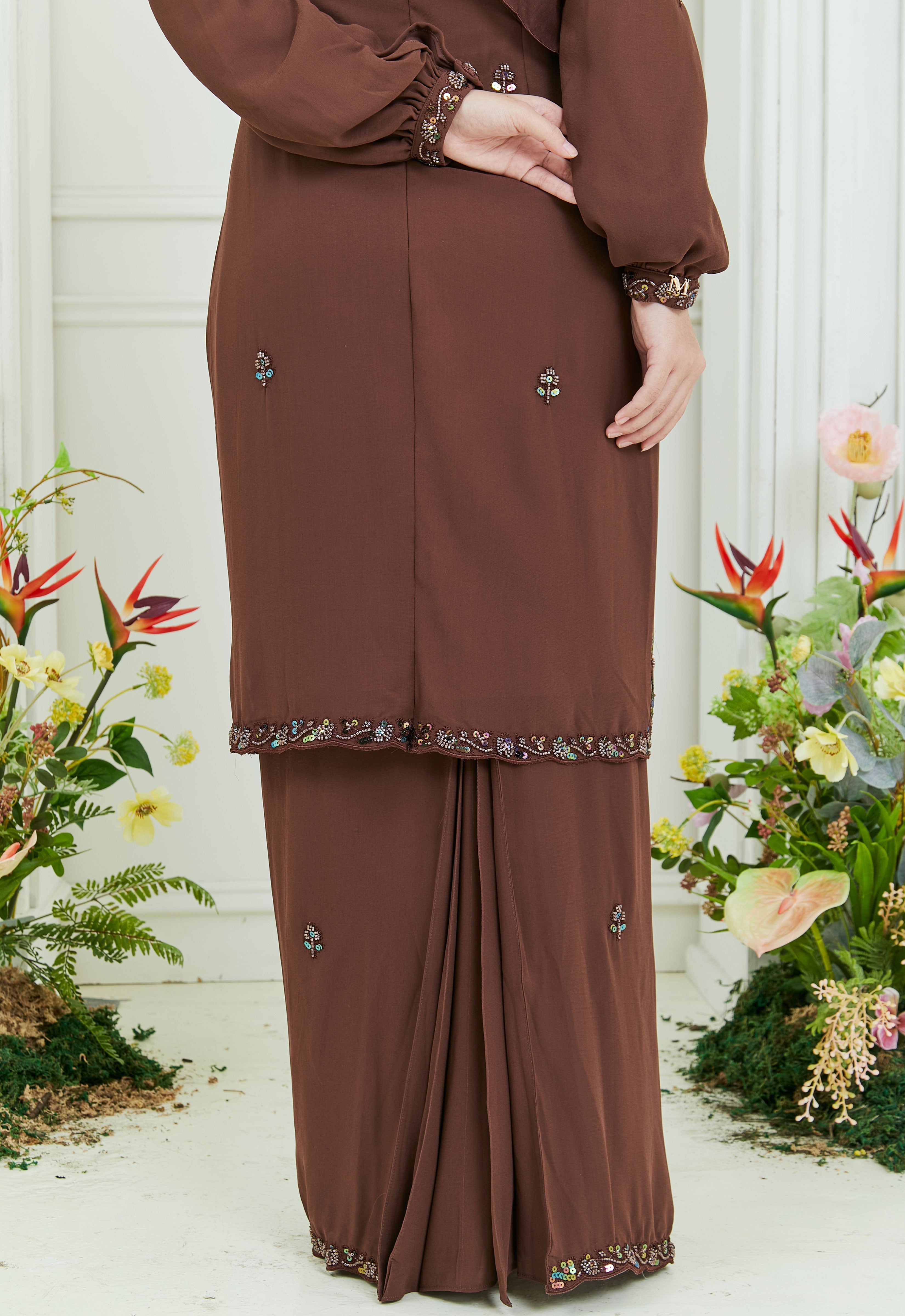 AISYAA LUXE KURUNG - DARK BROWN
