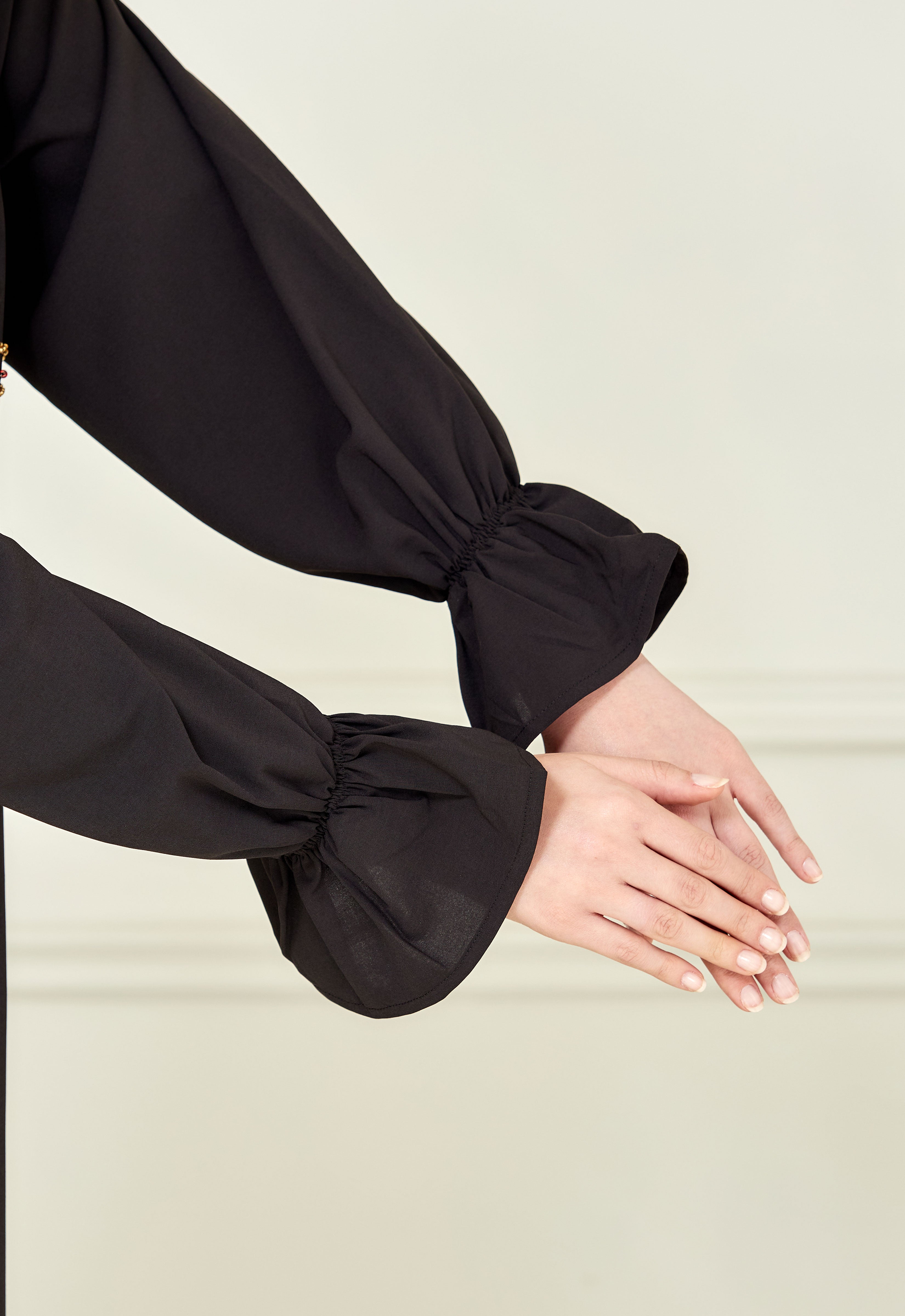 HUMAYRA ABAYA - BLACK