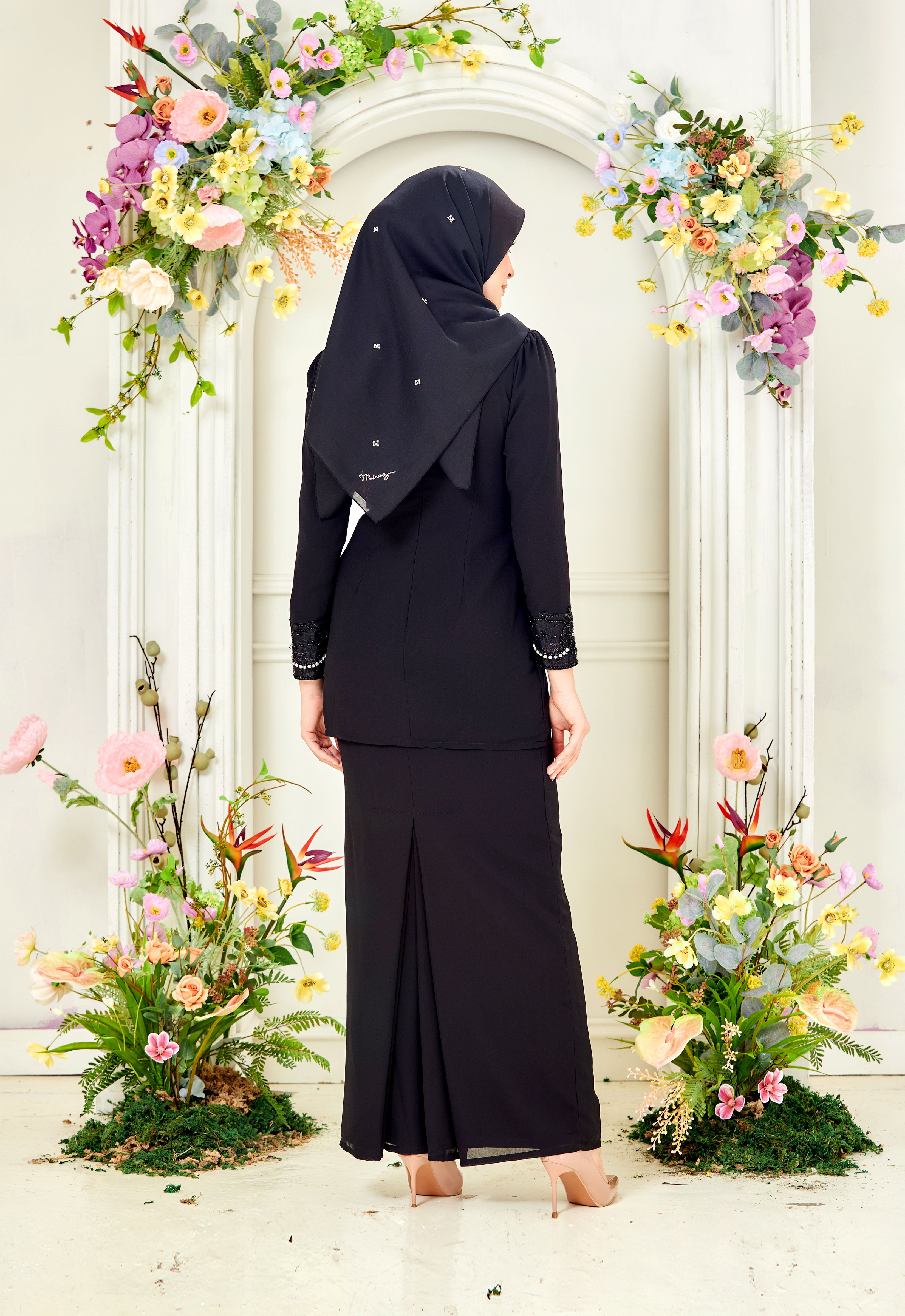 NADEERA KURUNG - BLACK