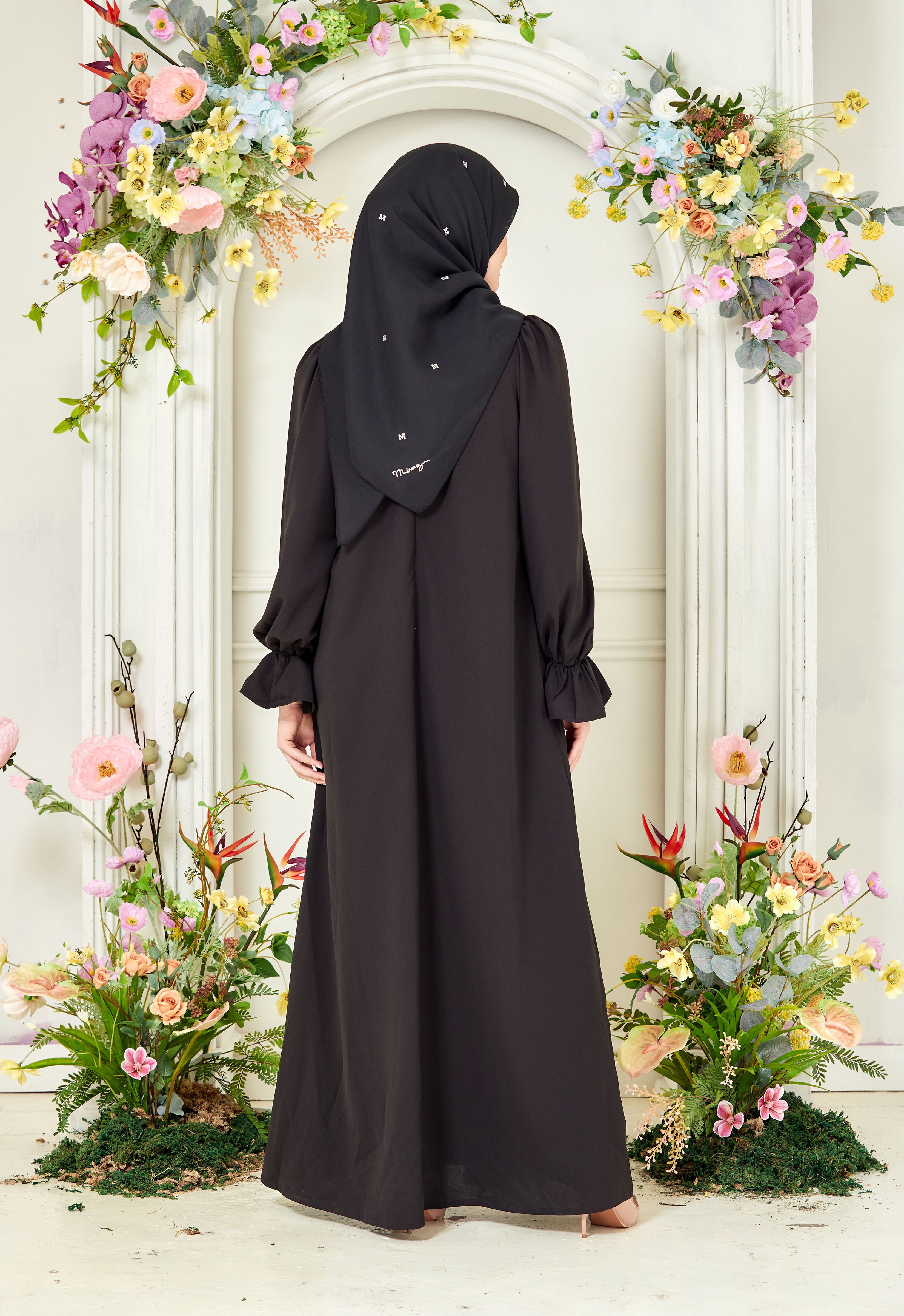 HUMAYRA ABAYA - BLACK