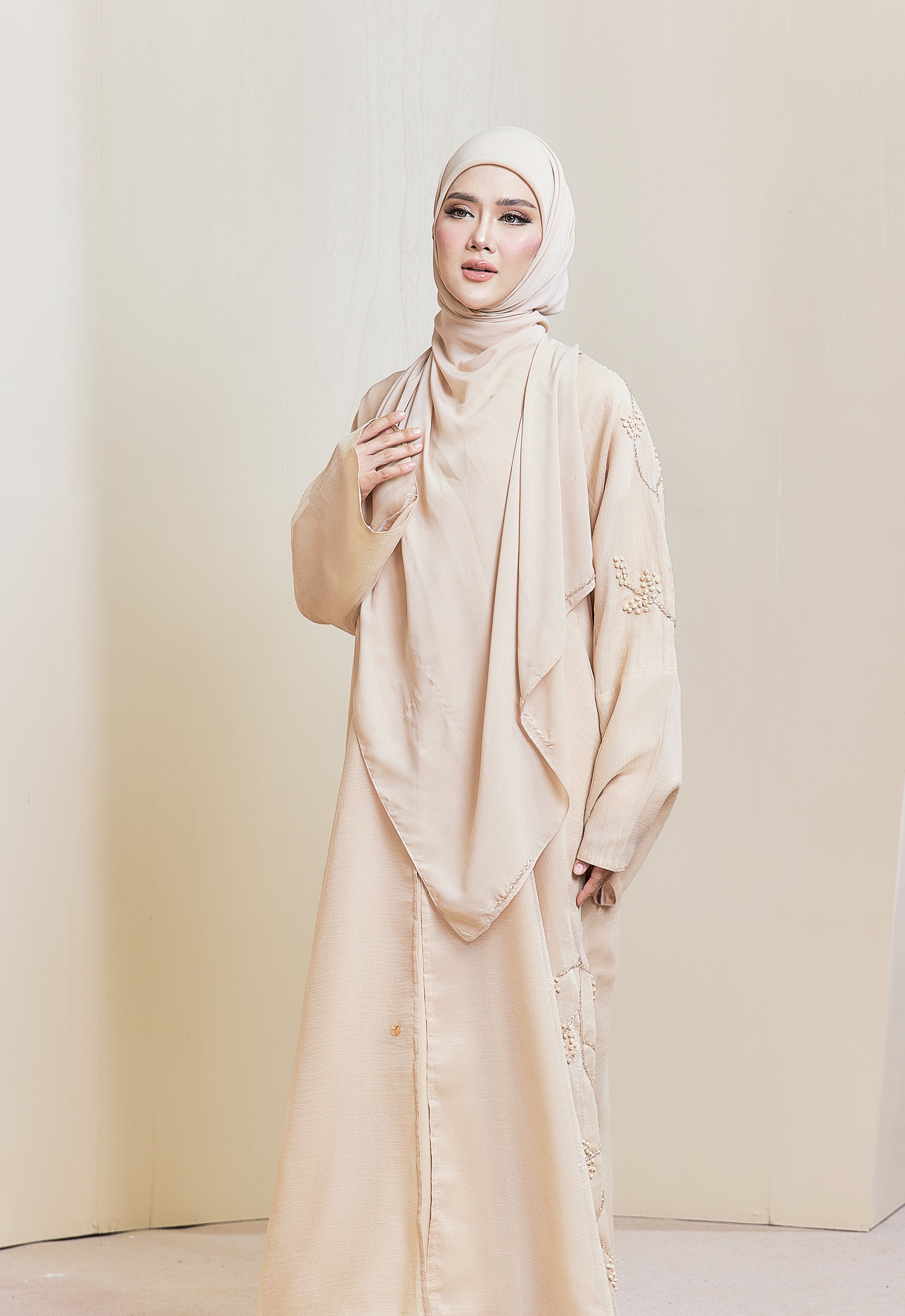 KHALEEDAH LUXE ABAYA - CHAMPAGNE