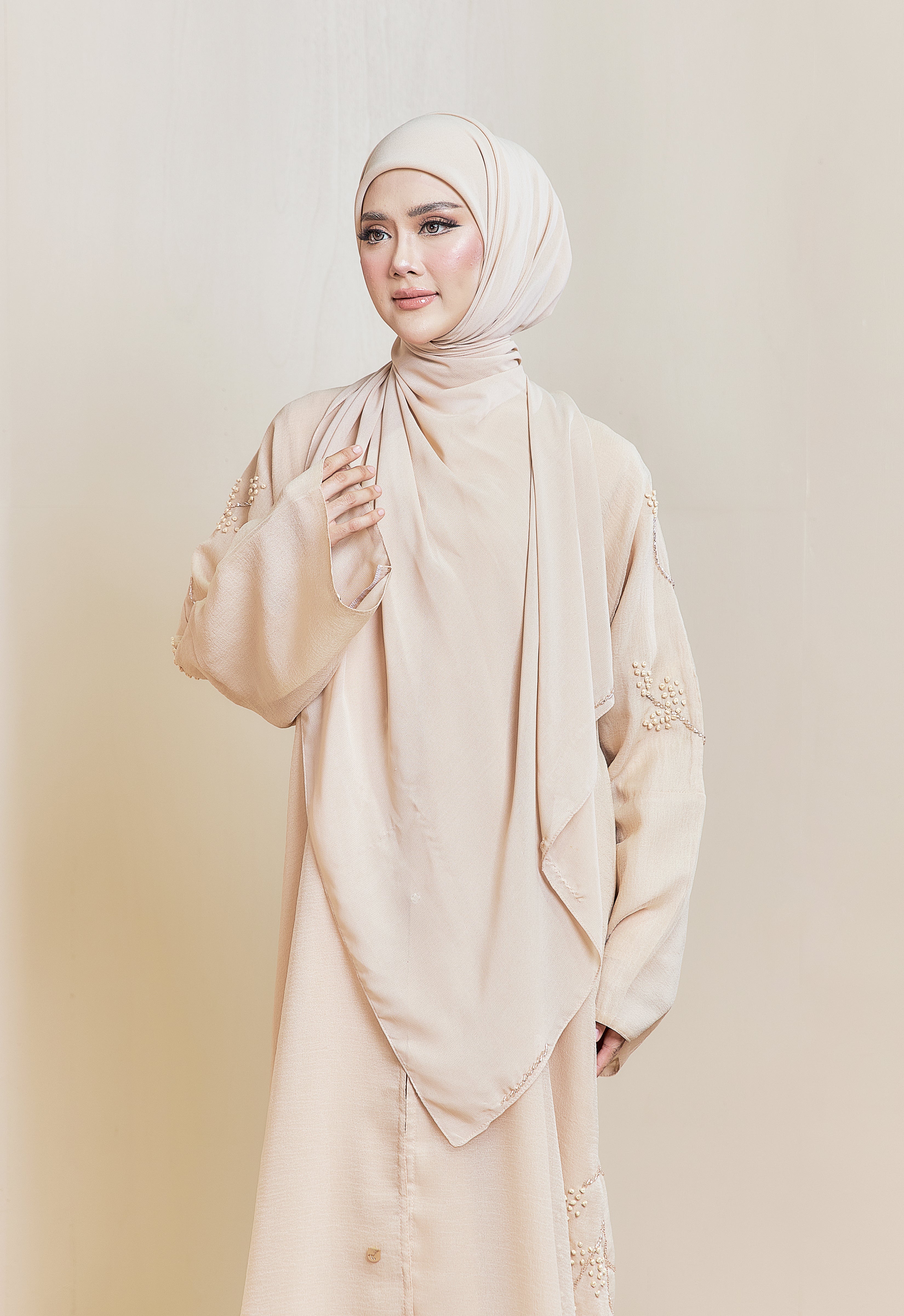 KHALEEDAH LUXE ABAYA - CHAMPAGNE