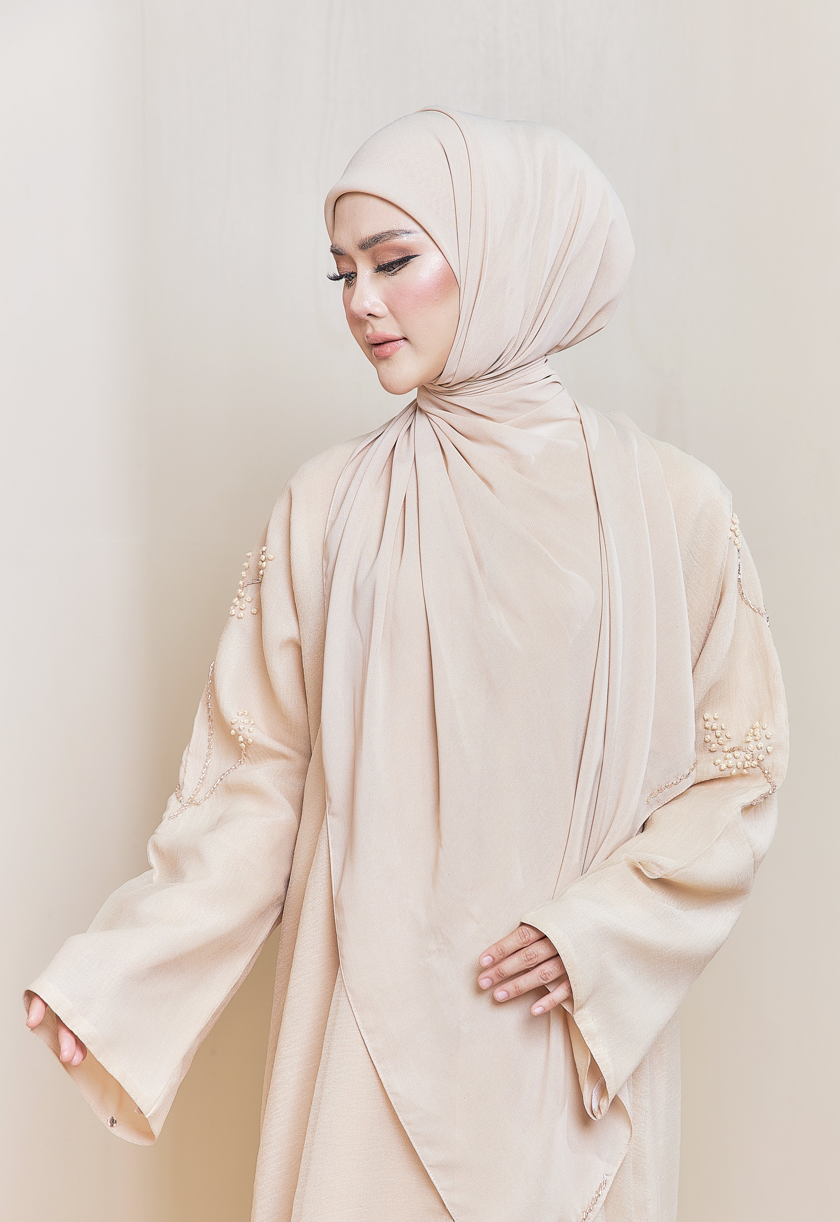 KHALEEDAH LUXE ABAYA - CHAMPAGNE