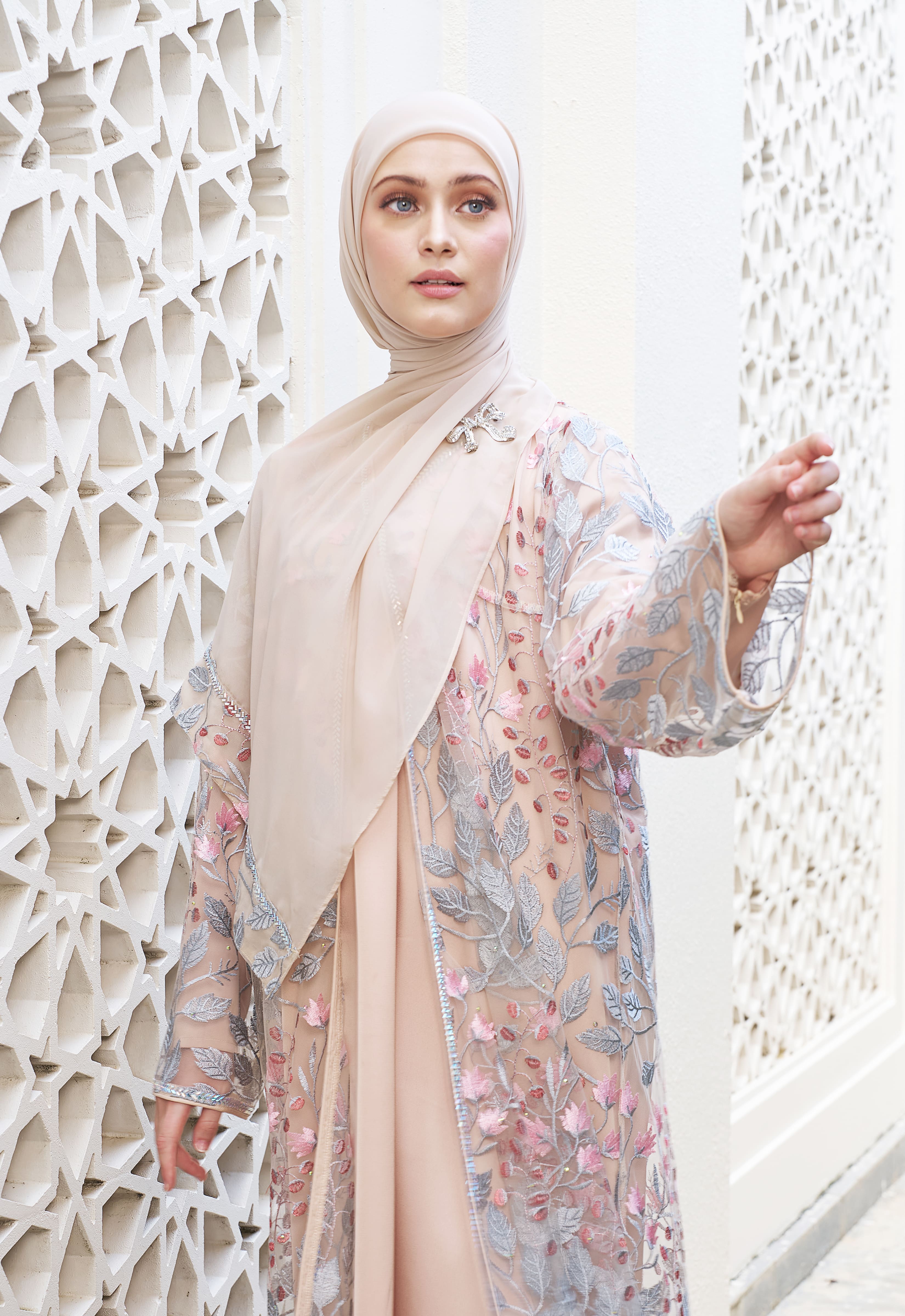 ZEHRAA LACEY LUXE ABAYA - CHAMPAGNE