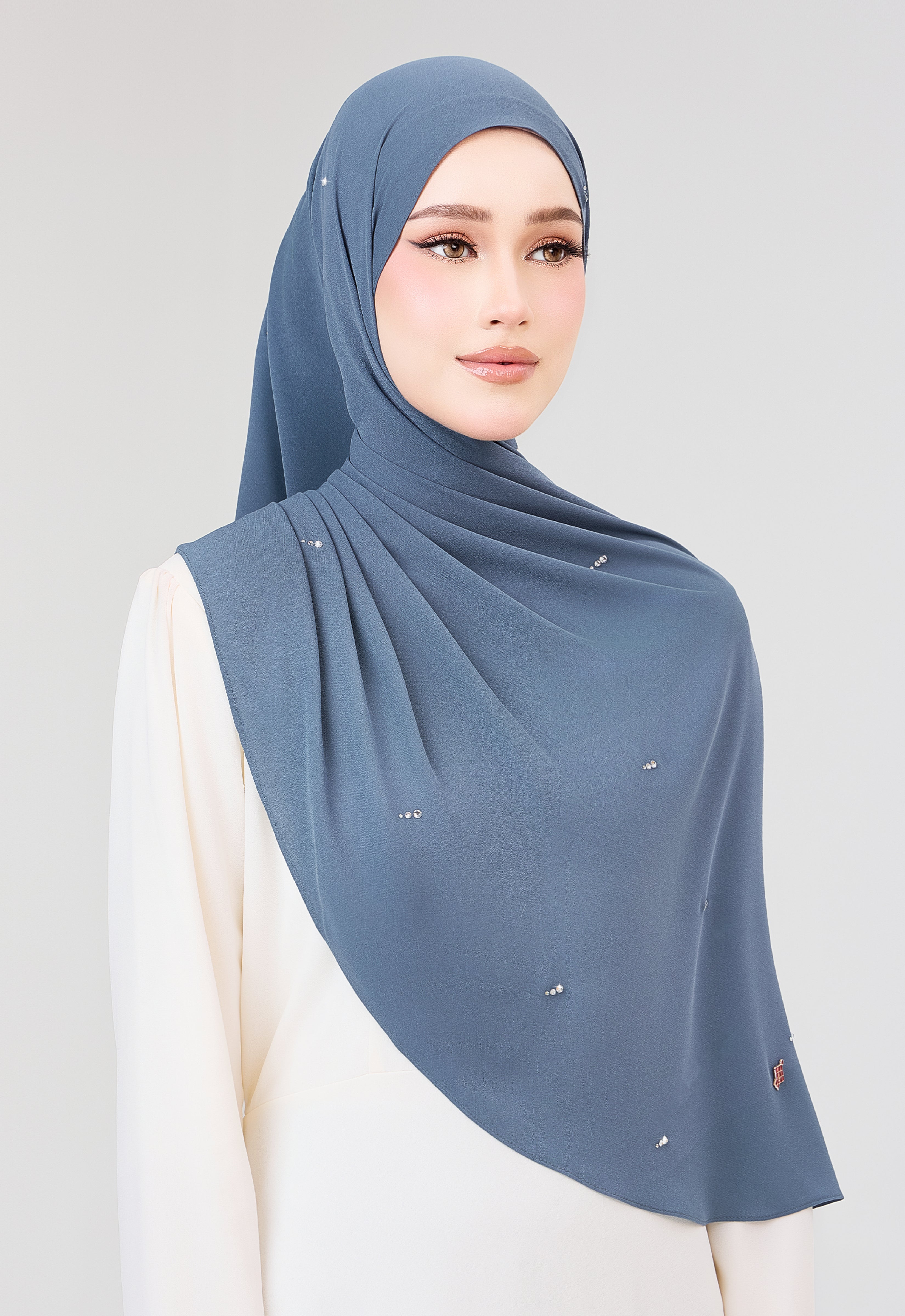 MINAZ HIJAB | SETULUS RAYA PLAIN STONE SHAWL - ASH BLUE
