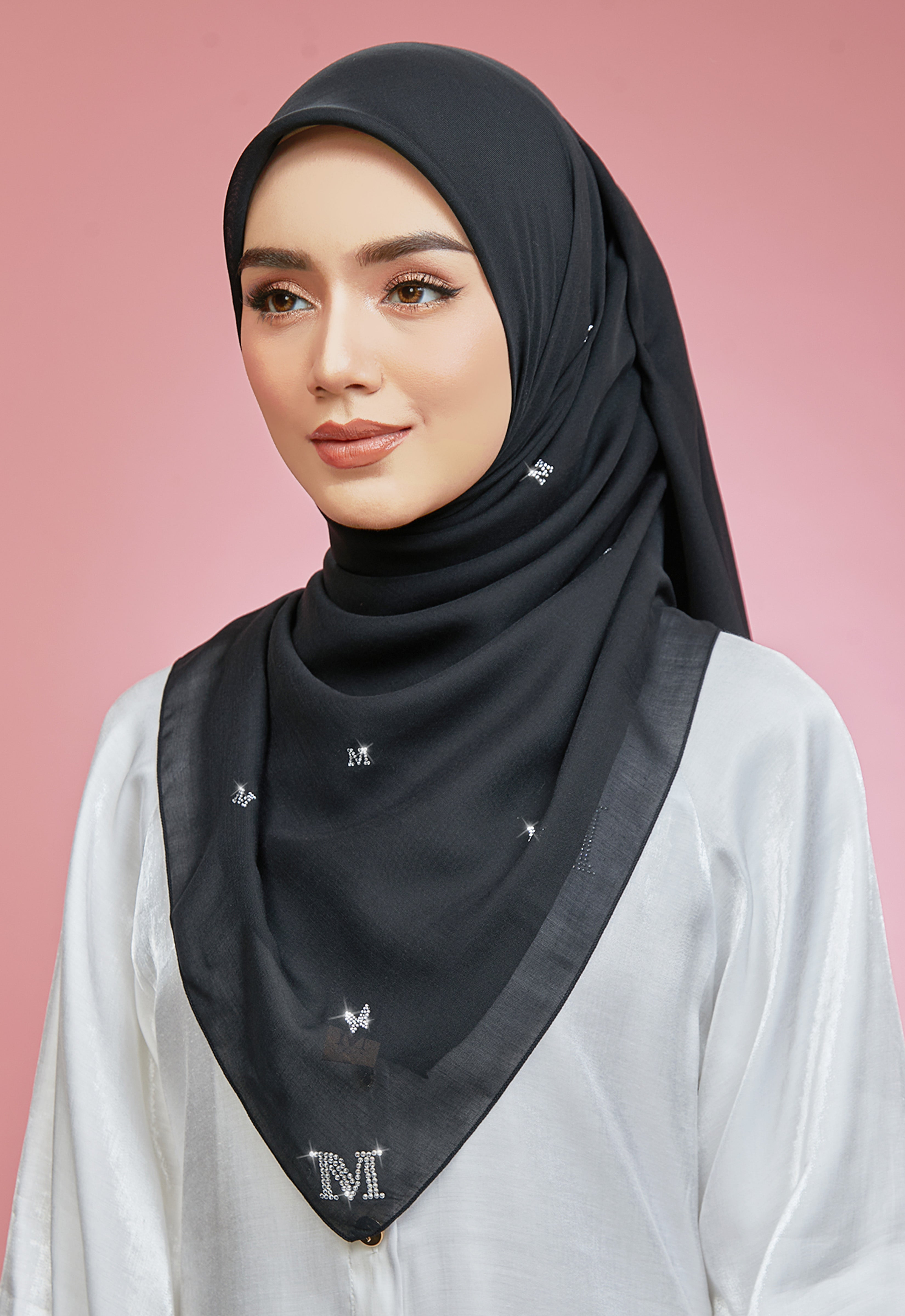 PLAIN BUTTERFLY STONE BAWAL - BLACK