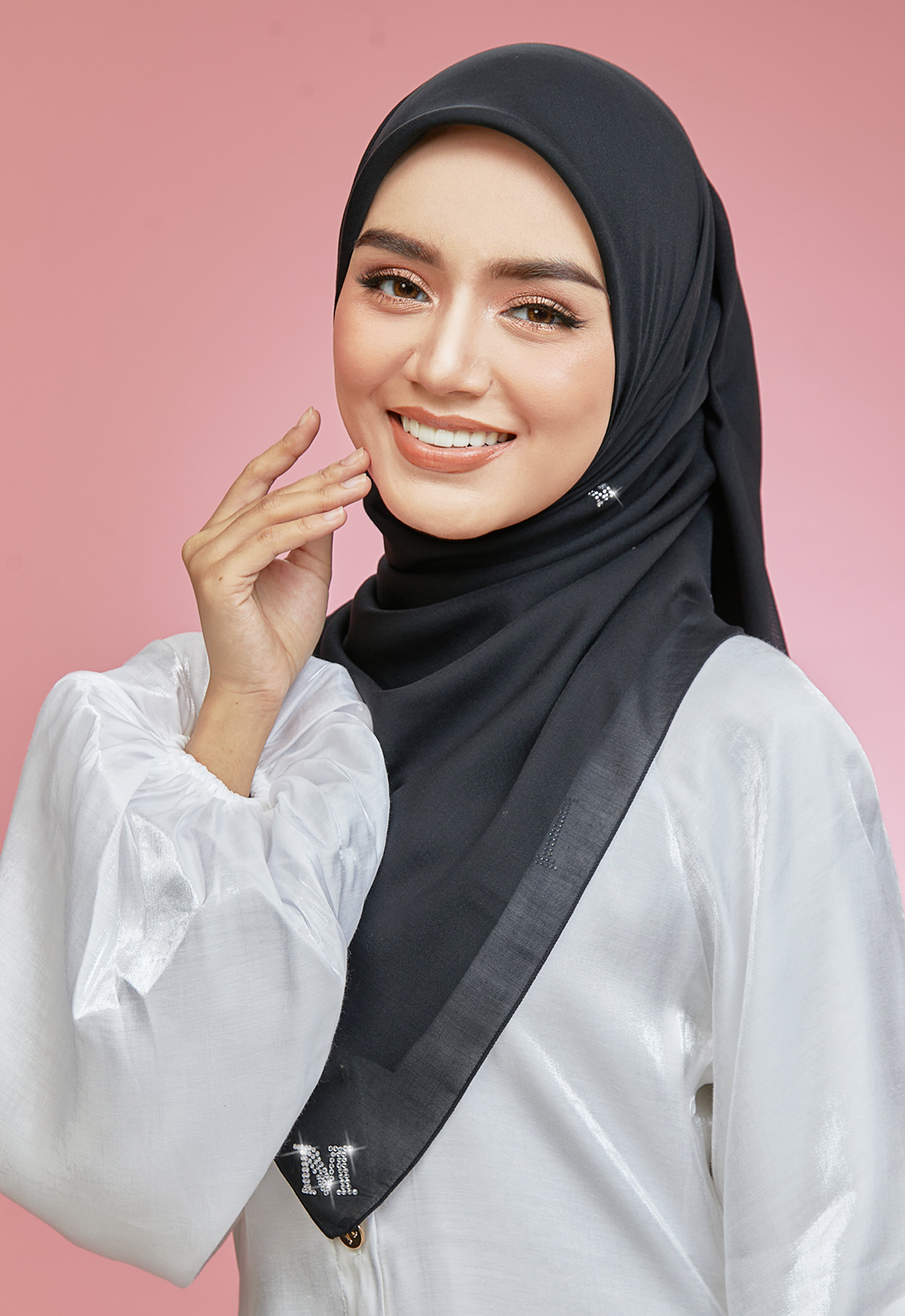 PLAIN BUTTERFLY STONE BAWAL - BLACK