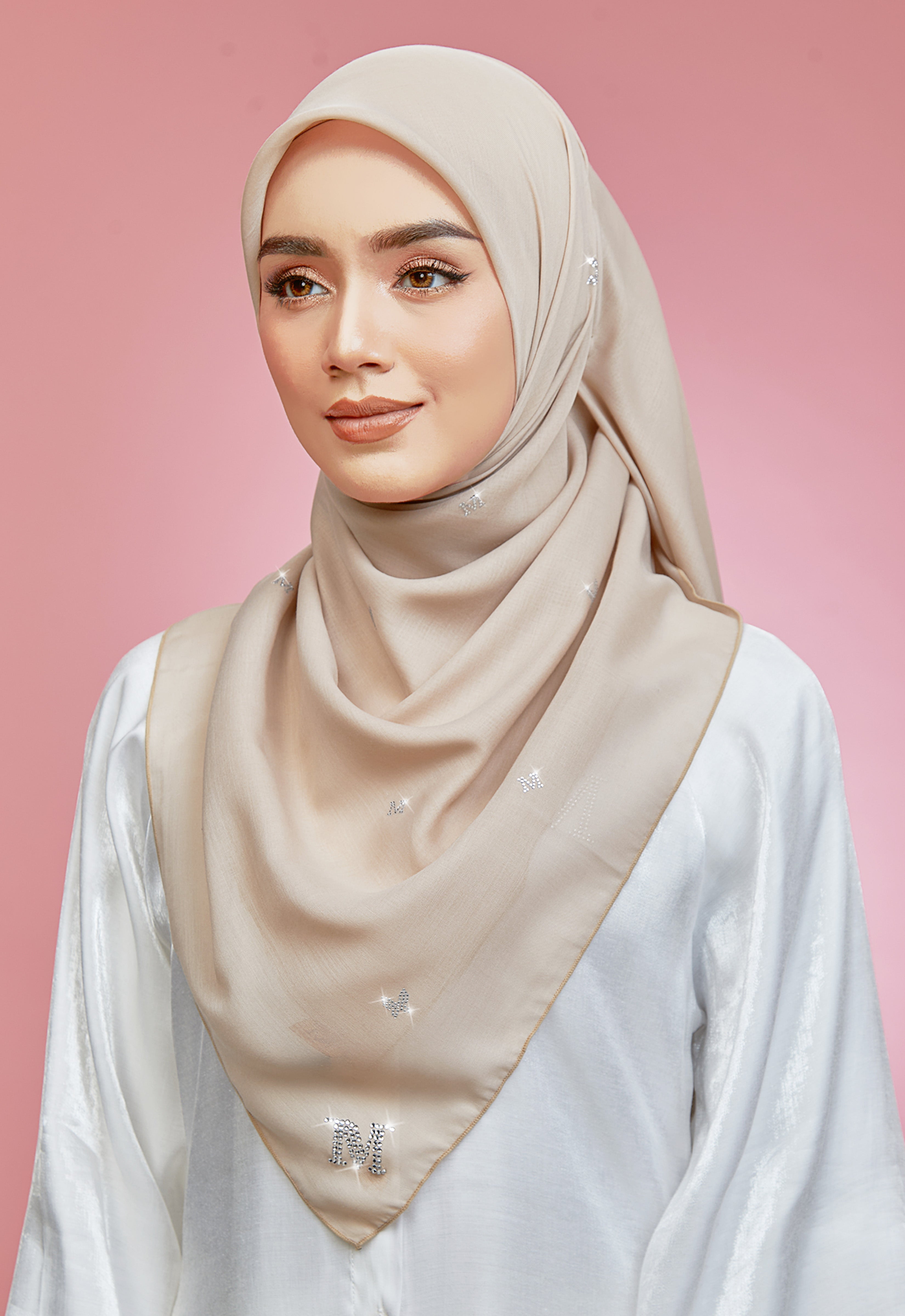 PLAIN BUTTERFLY STONE BAWAL - CHAMPAGNE