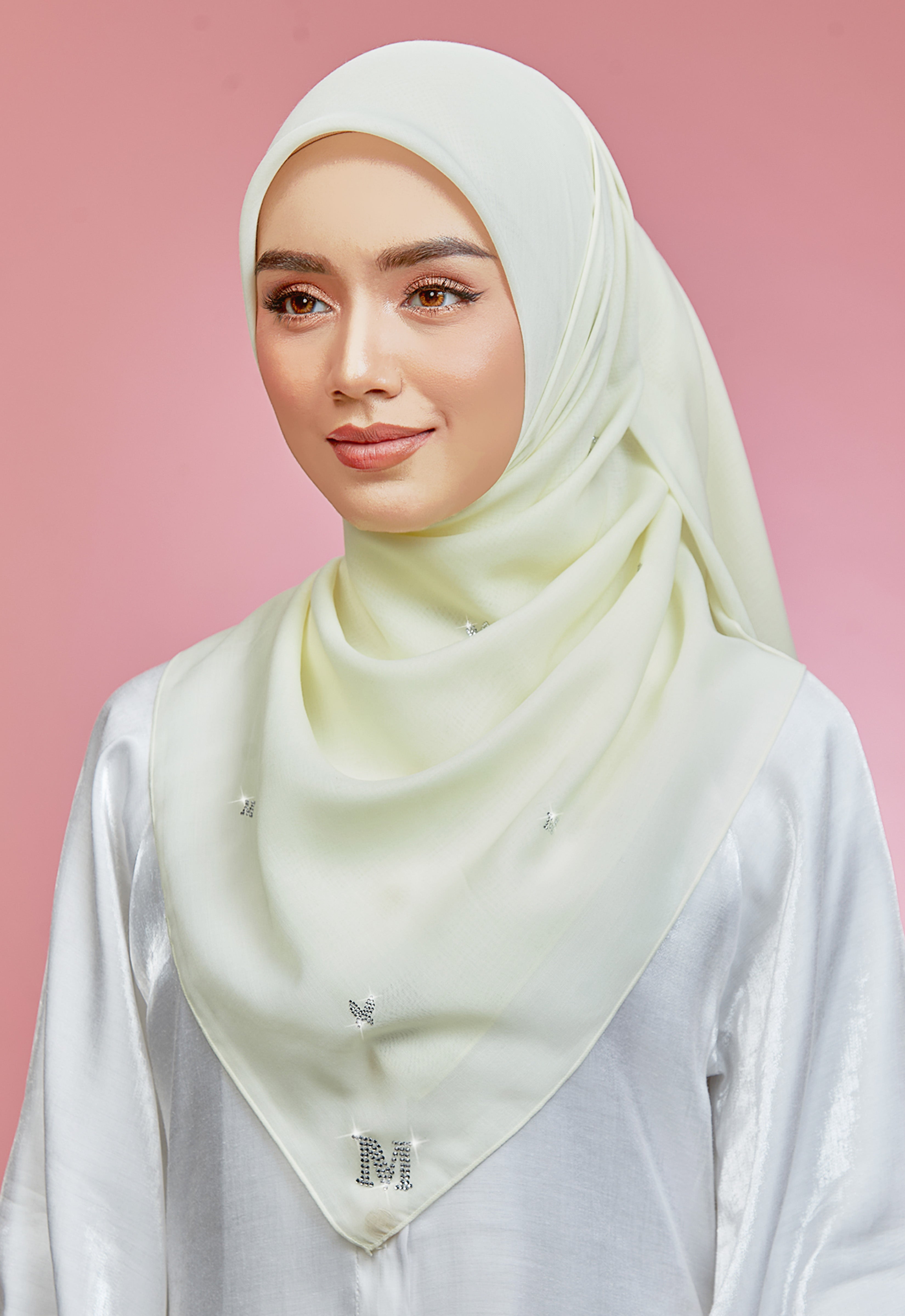 PLAIN BUTTERFLY STONE BAWAL - CREAM