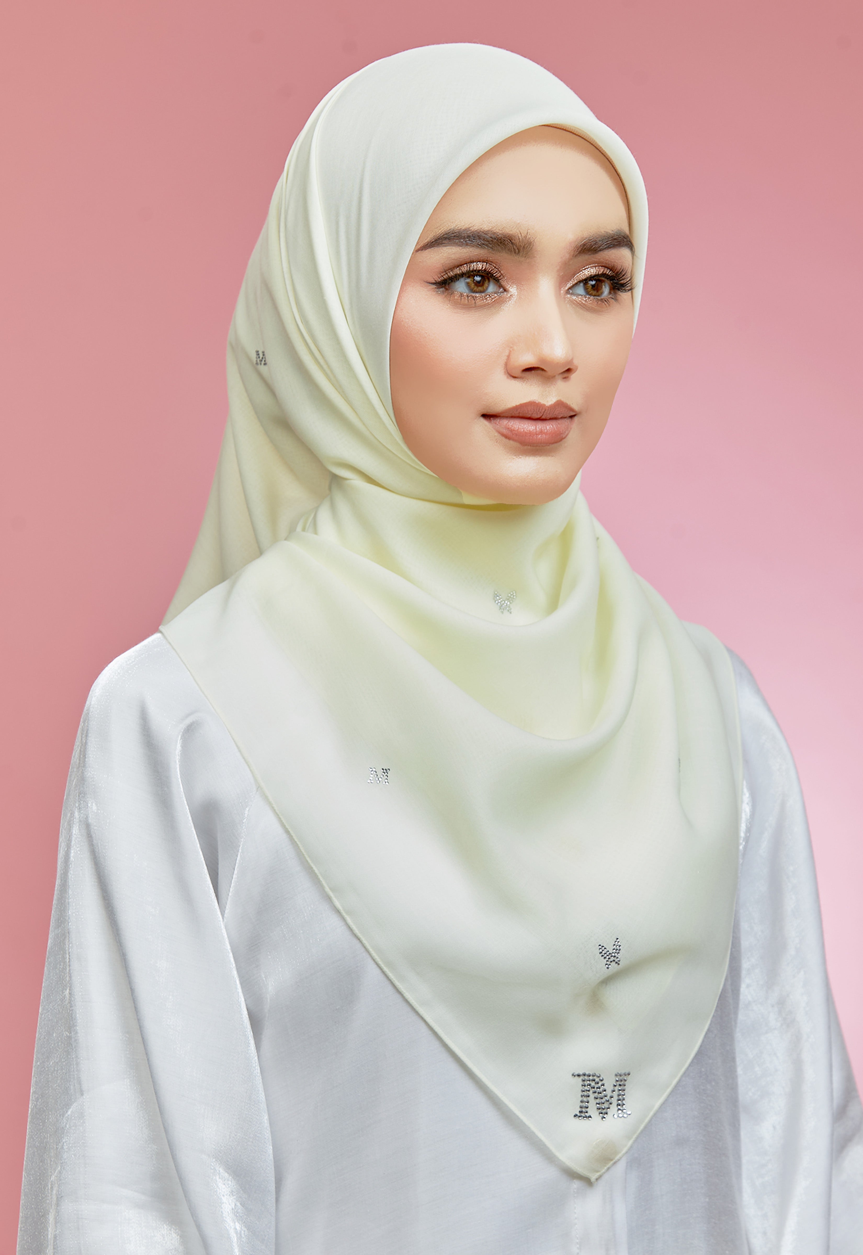 PLAIN BUTTERFLY STONE BAWAL - CREAM