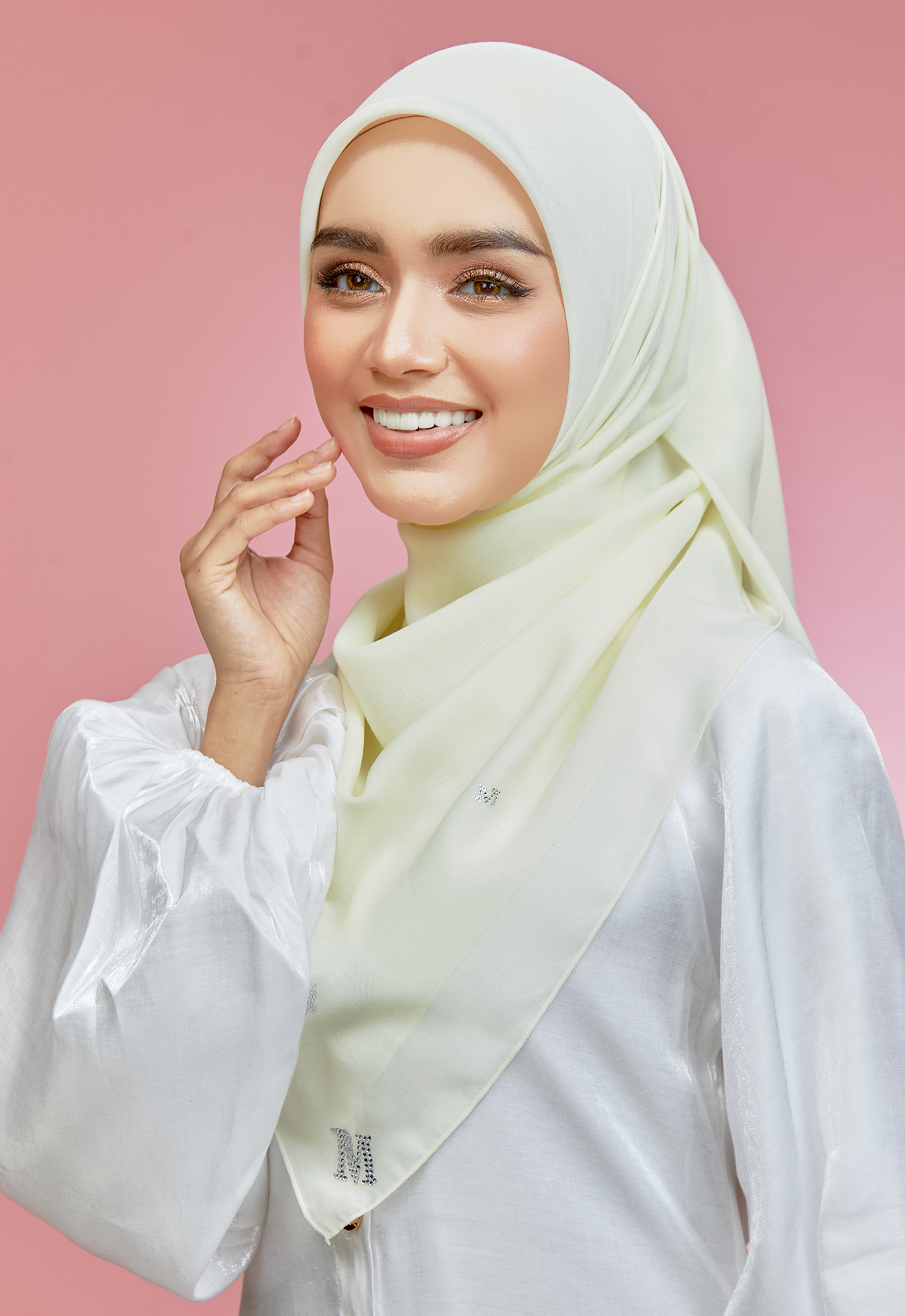 PLAIN BUTTERFLY STONE BAWAL - CREAM