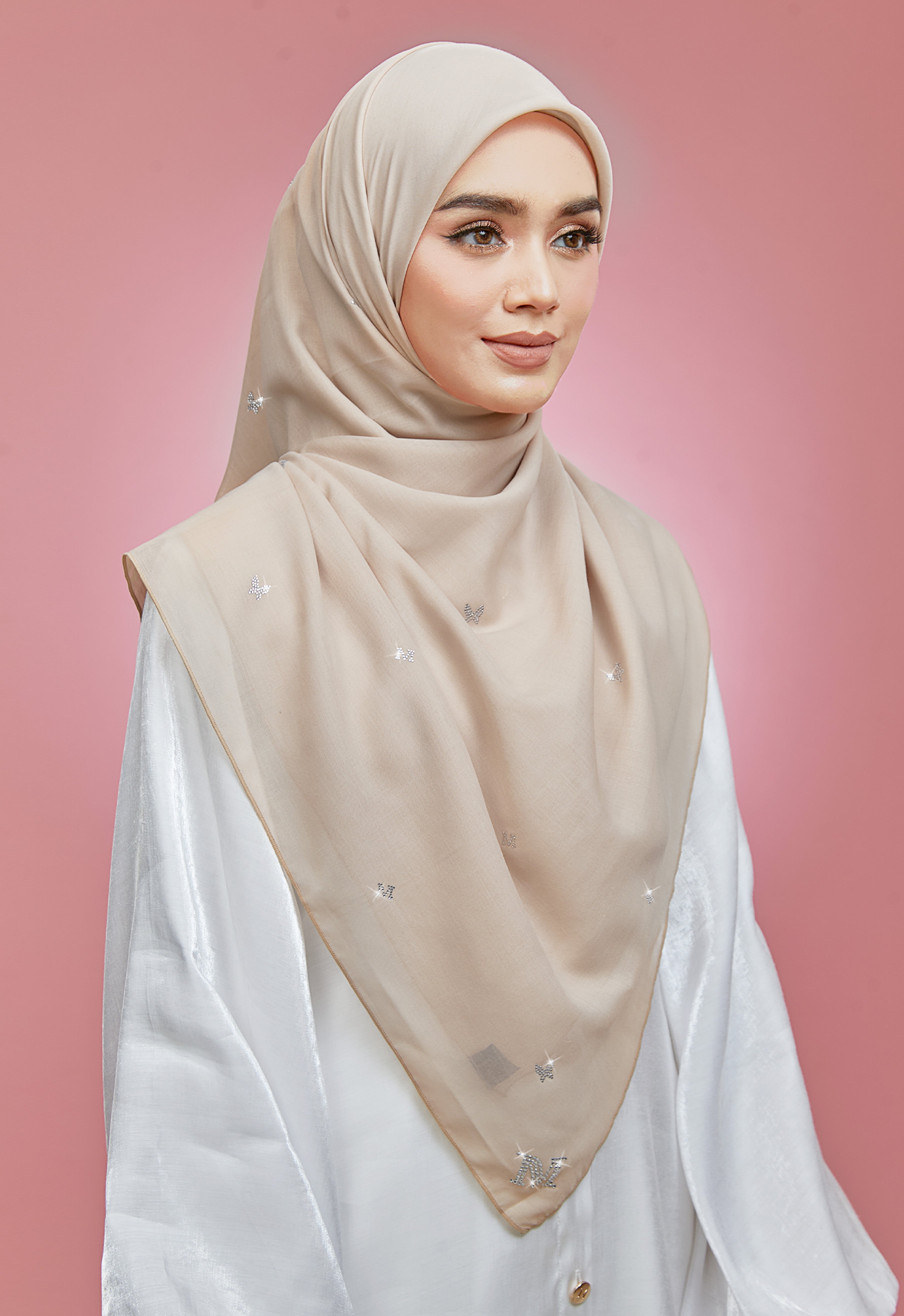 PLAIN BUTTERFLY STONE BAWAL - CHAMPAGNE