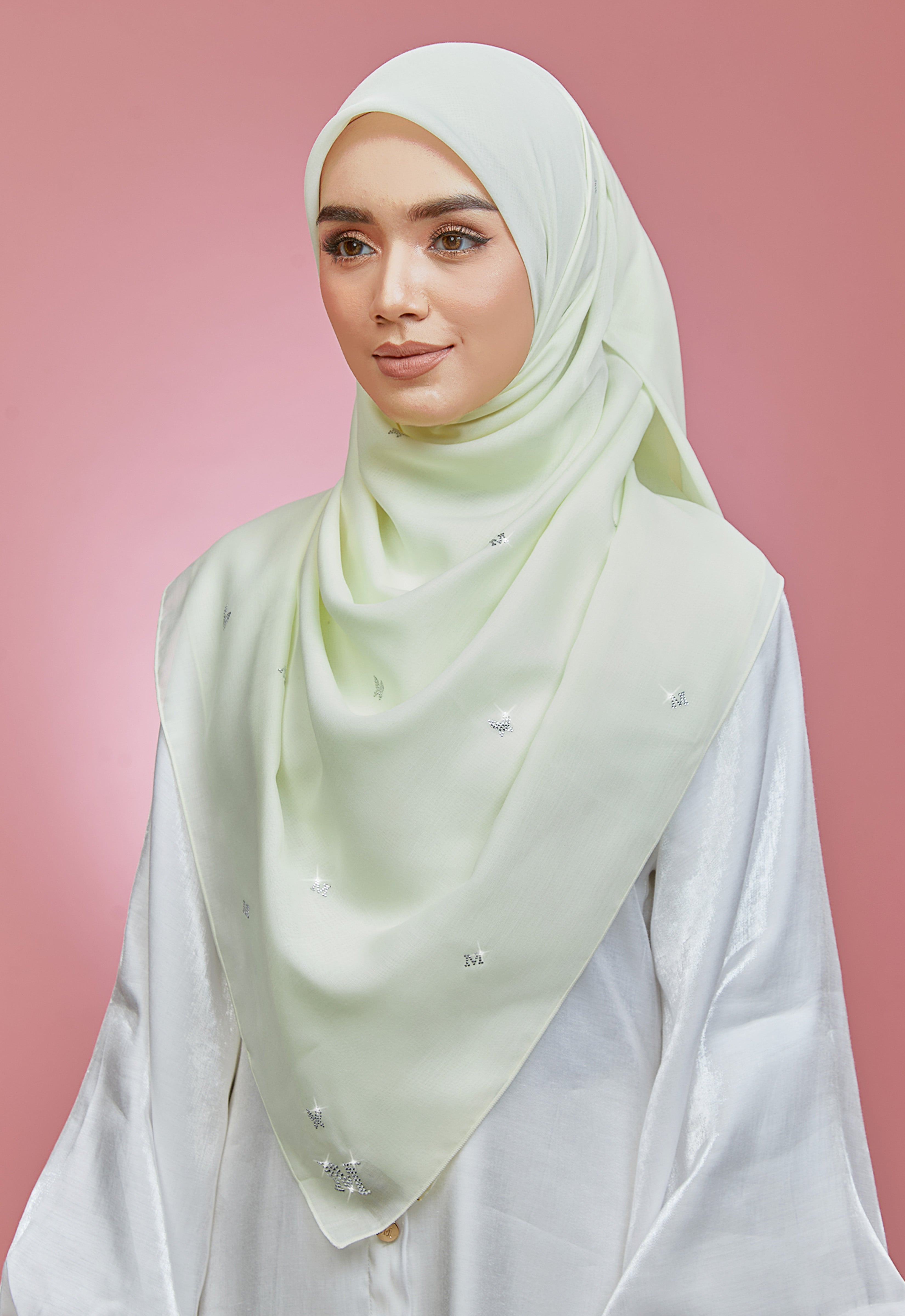 PLAIN BUTTERFLY STONE BAWAL - CREAM