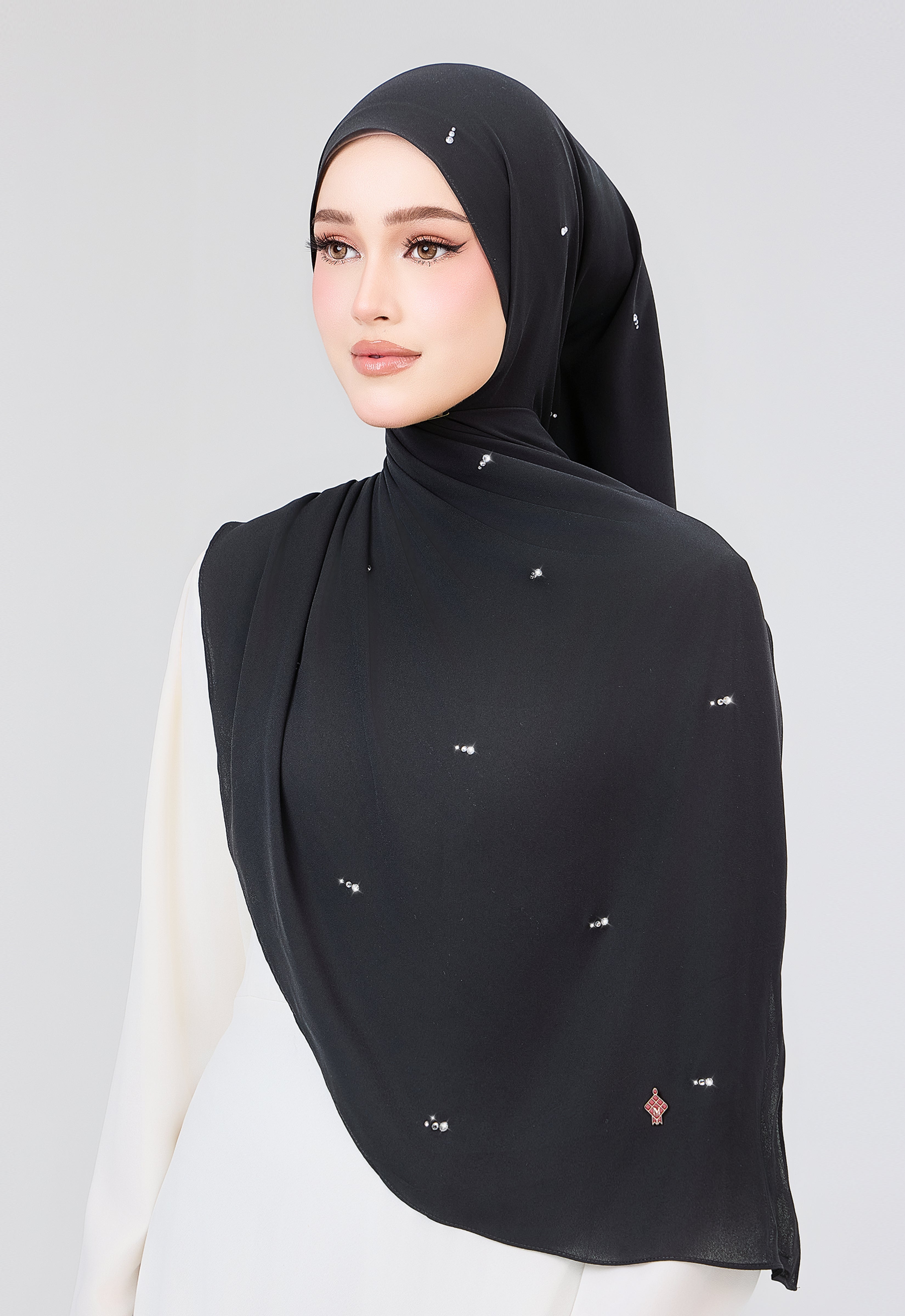 MINAZ HIJAB | SETULUS RAYA PLAIN STONE SHAWL - BLACK