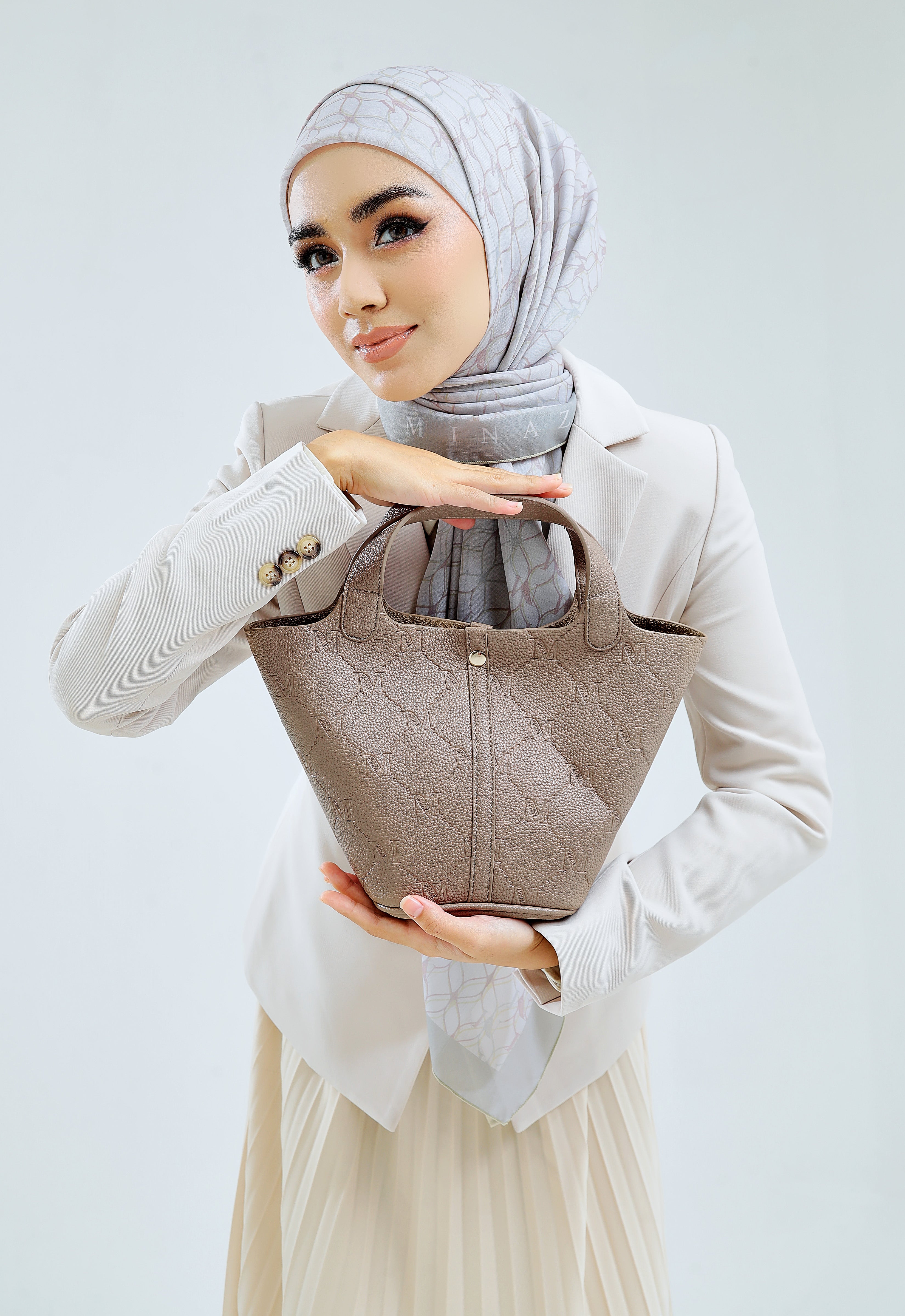 NOARA BUCKET BAG - LIGHT BROWN