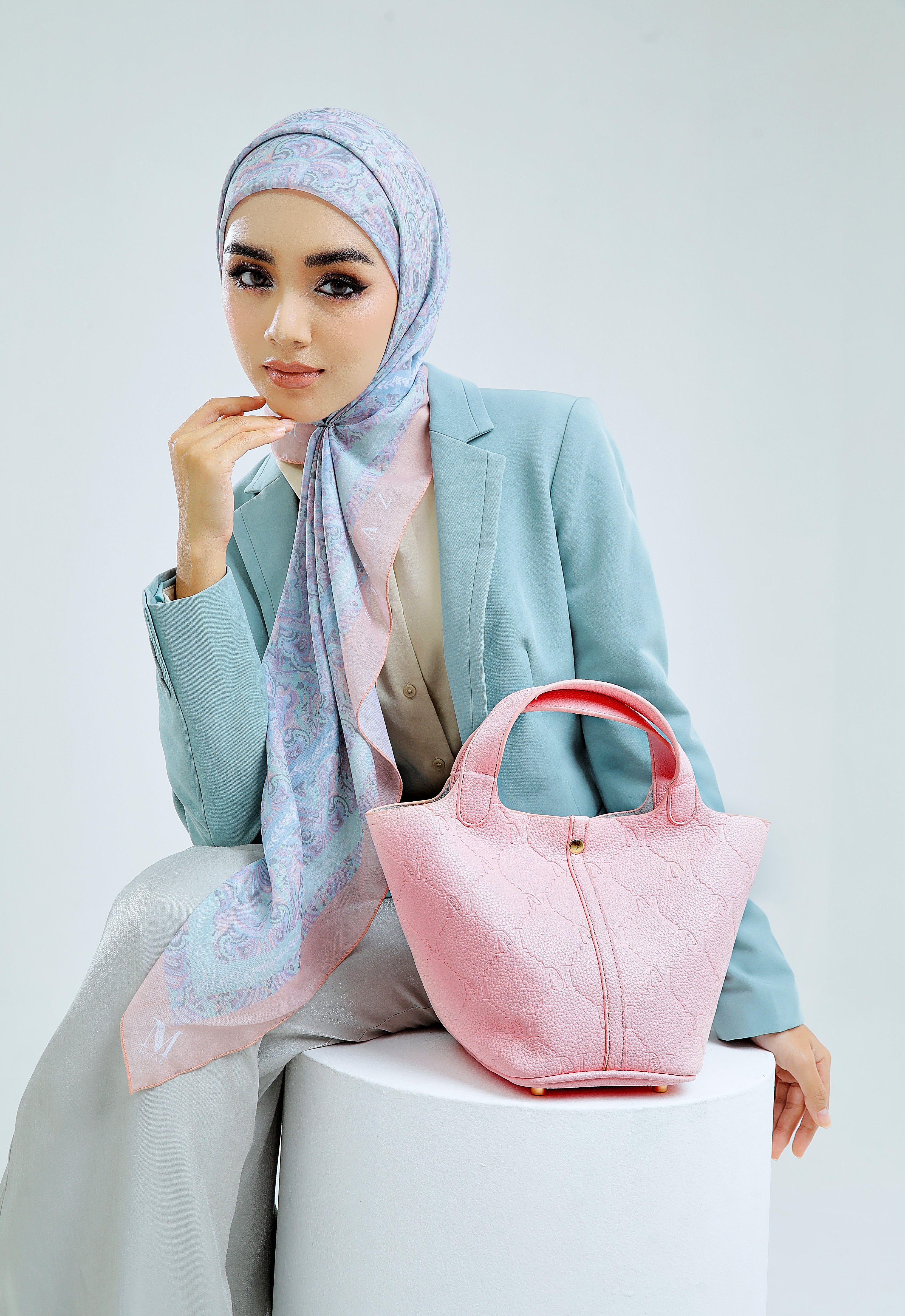 NOARA BUCKET BAG - PASTEL PINK