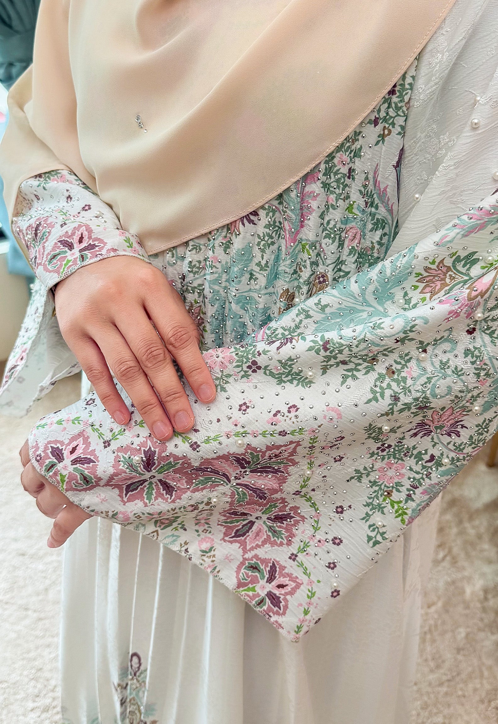 CAMILA JALABIYA PLEATED PRINTED - WHITE