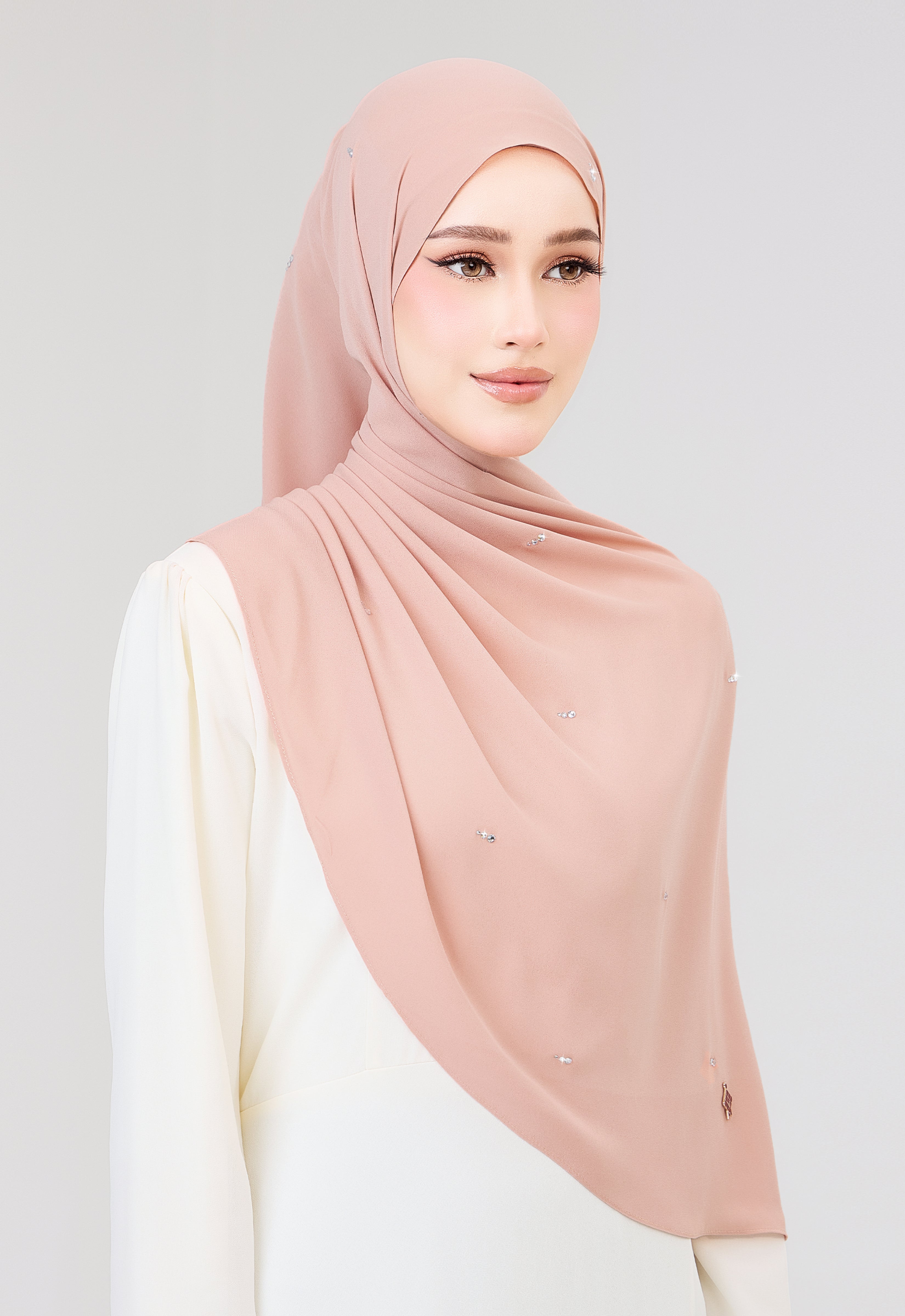 MINAZ HIJAB | SETULUS RAYA PLAIN STONE SHAWL - DUSTY PEACH