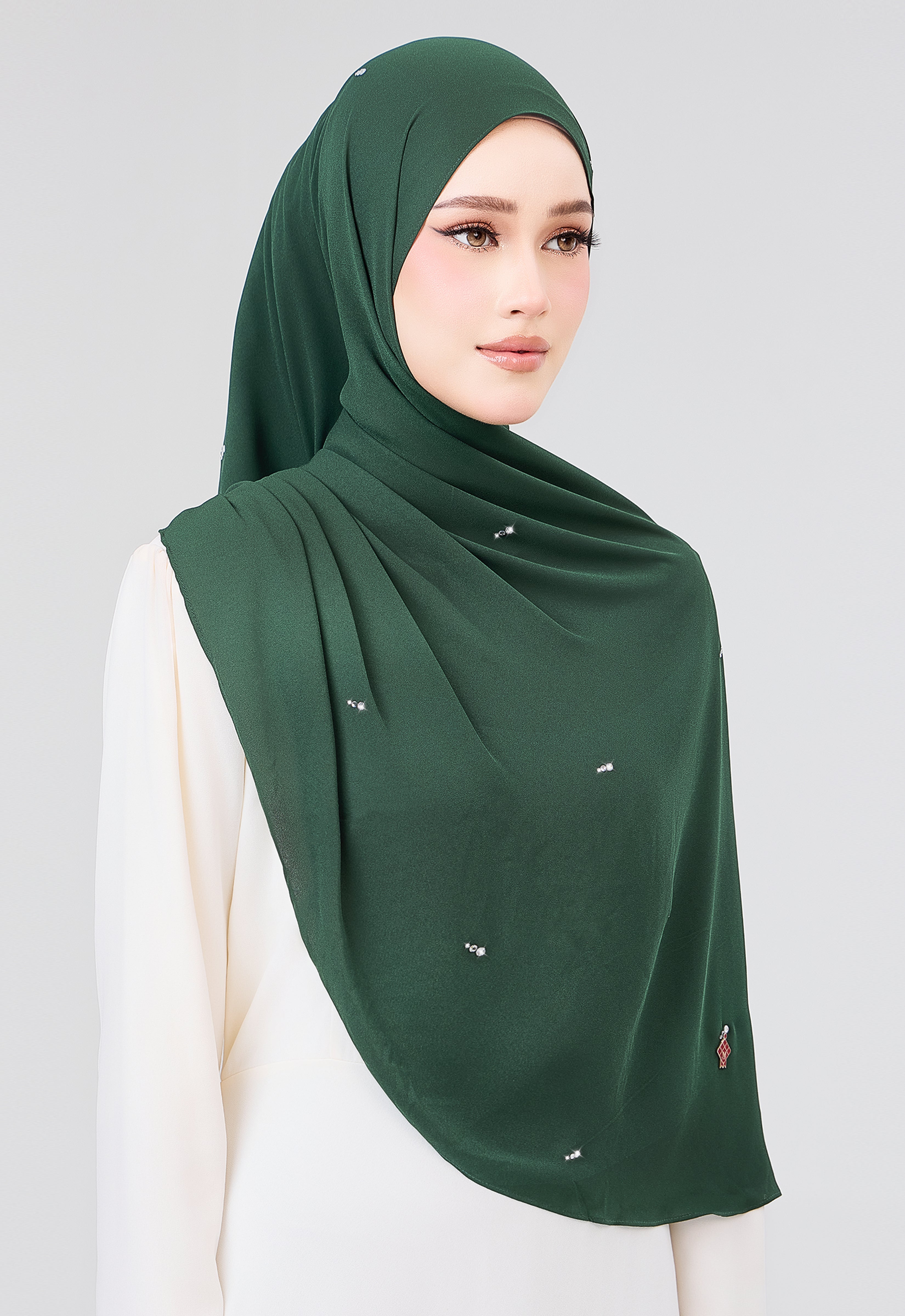 MINAZ HIJAB | SETULUS RAYA PLAIN STONE SHAWL - EMERALD GREEN