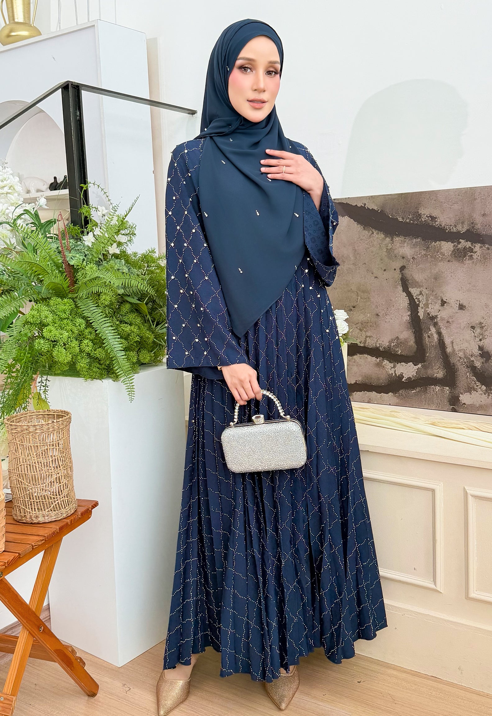 ALEEYA JALABIYA PLEATED PLAIN - BLUE