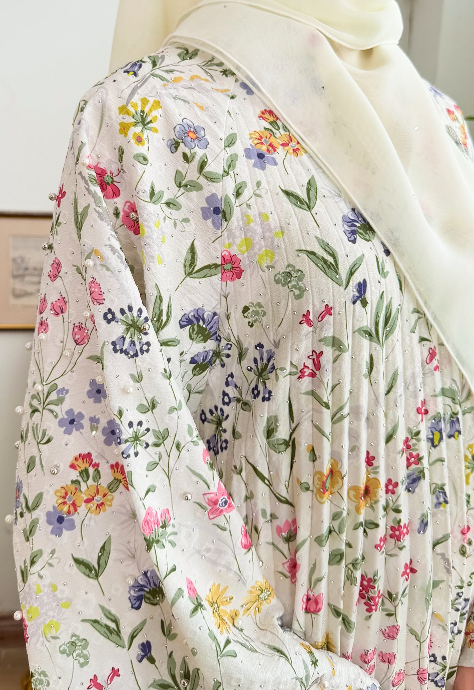 JASMINE JALABIYA PLEATED PRINTED - WHITE