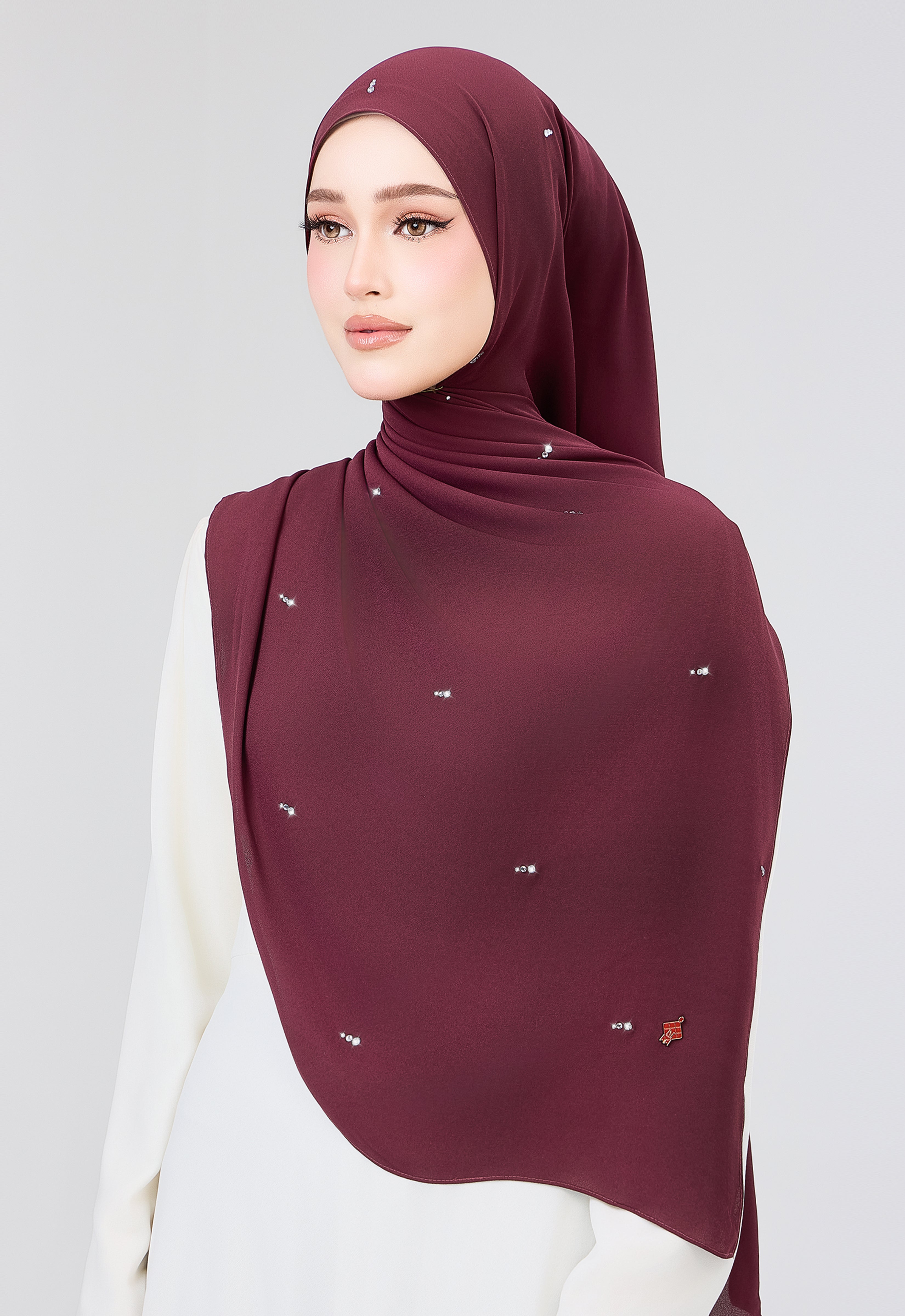 MINAZ HIJAB | SETULUS RAYA PLAIN STONE SHAWL - MAROON